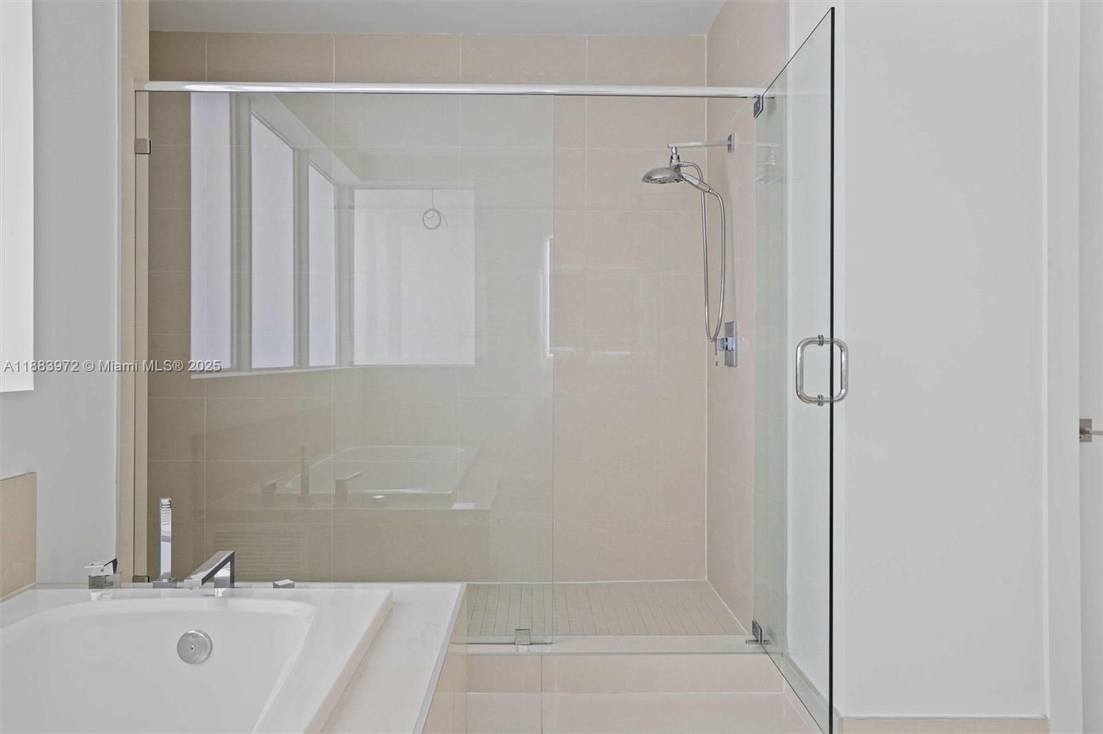 DORAL COMMONS RESIDE - Residential Lease