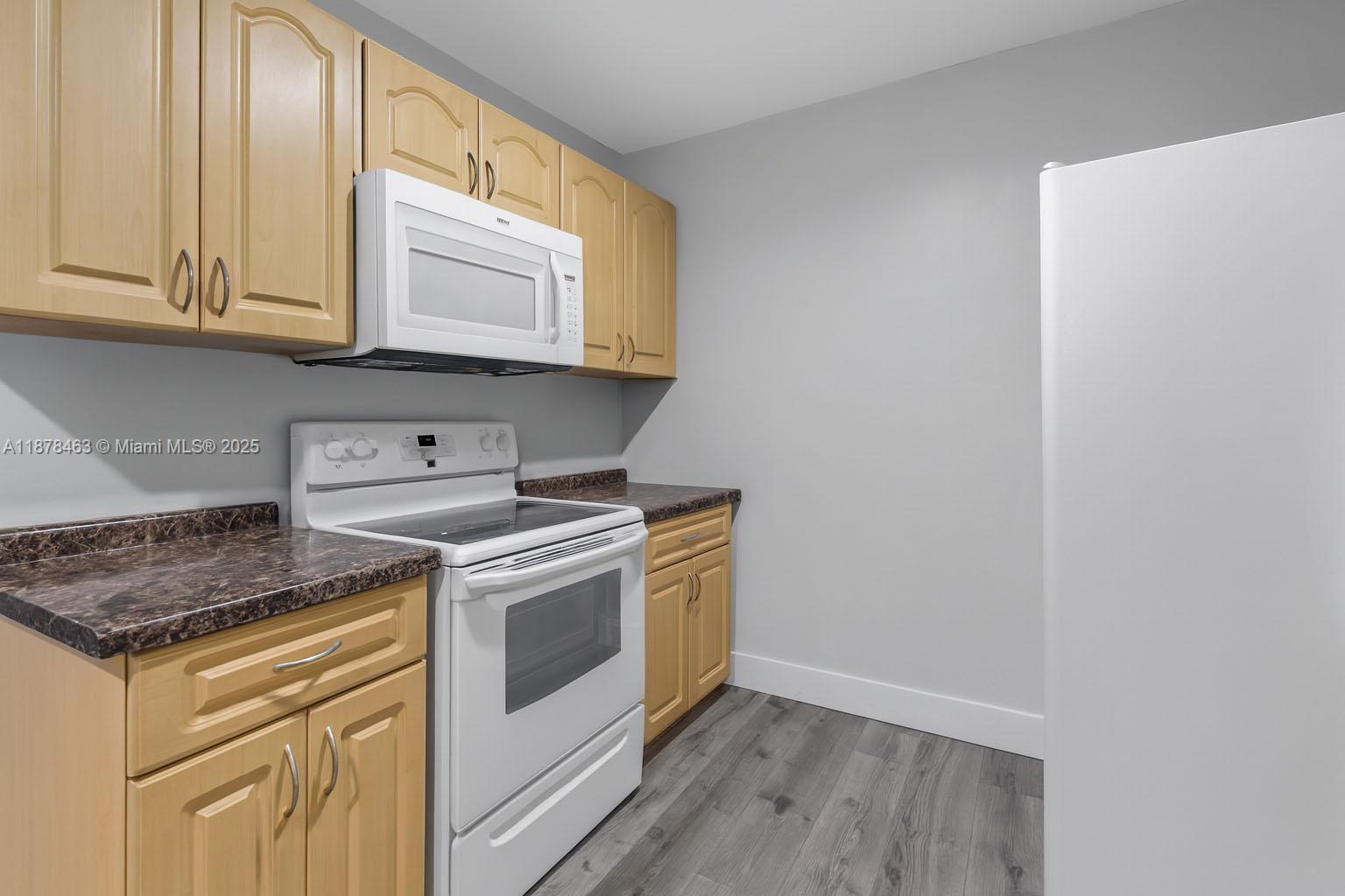 HOLLEMAN MANOR NO 2 2ND A - Residential