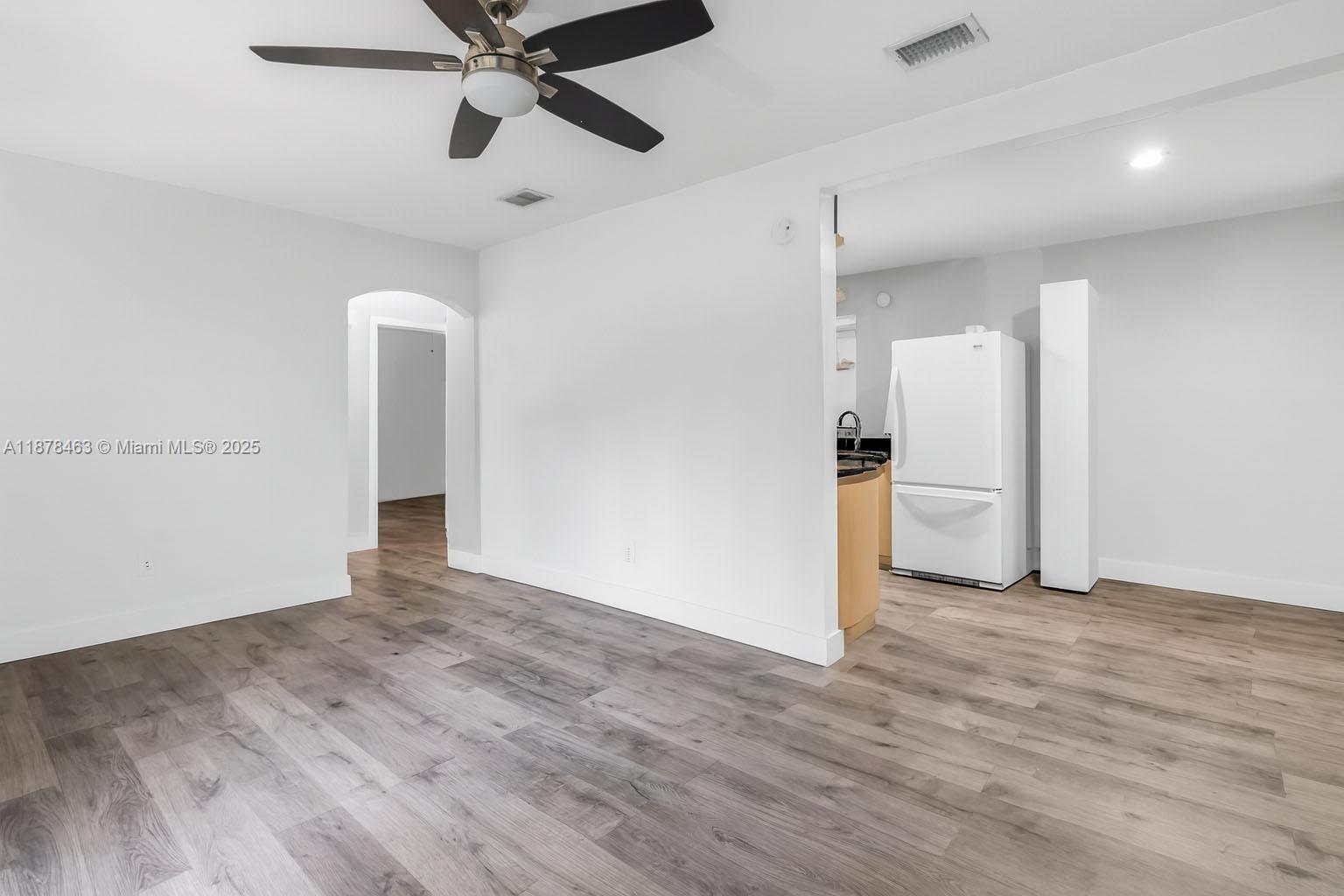 HOLLEMAN MANOR NO 2 2ND A - Residential