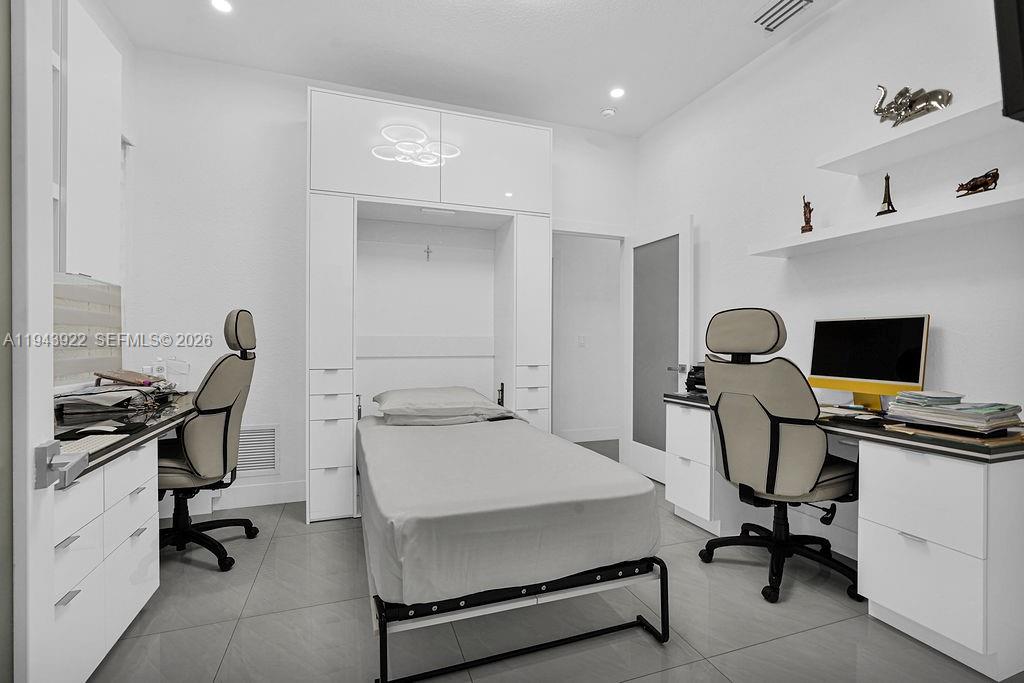 CENTURY GARDENS - Residential