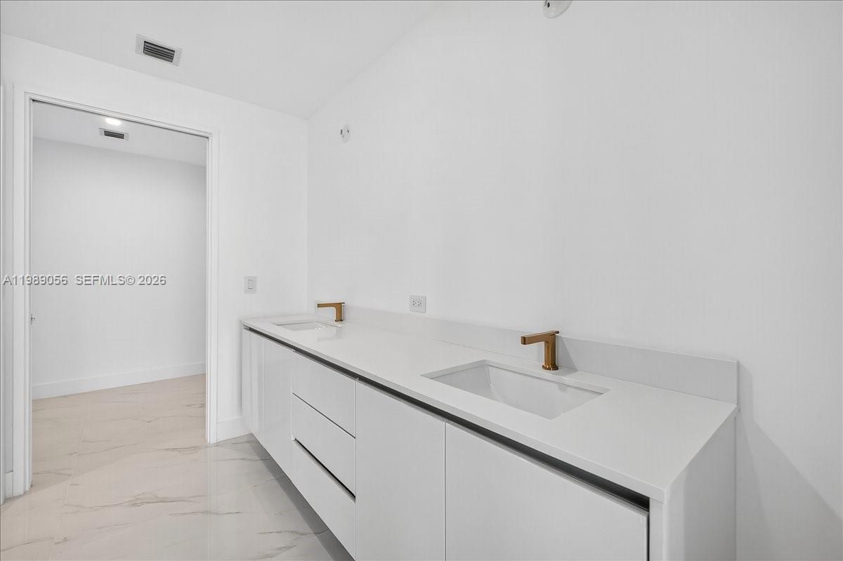 ARIA RESERVE - Residential