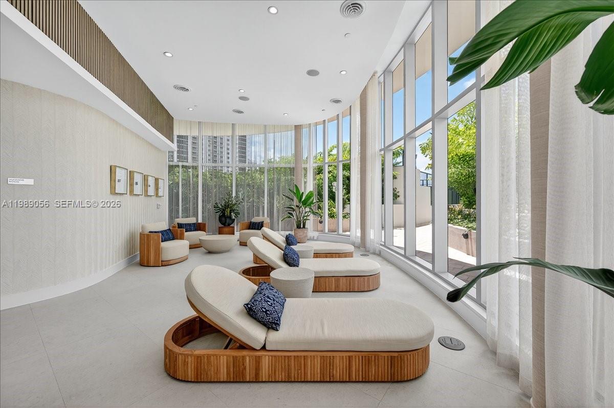 ARIA RESERVE - Residential