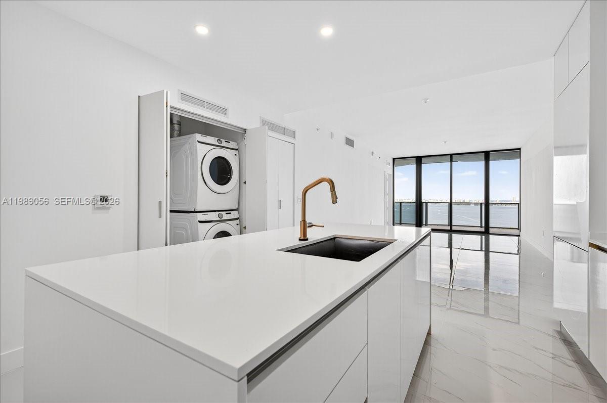 ARIA RESERVE - Residential