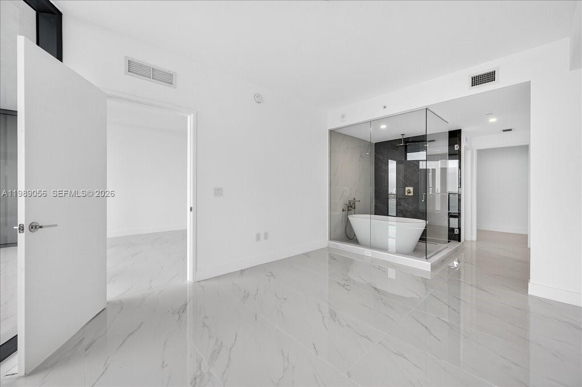 ARIA RESERVE - Residential