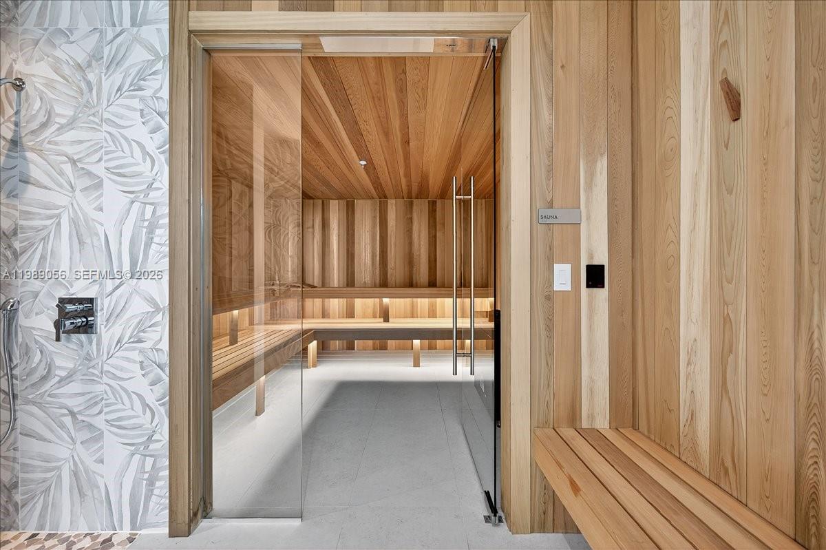 ARIA RESERVE - Residential