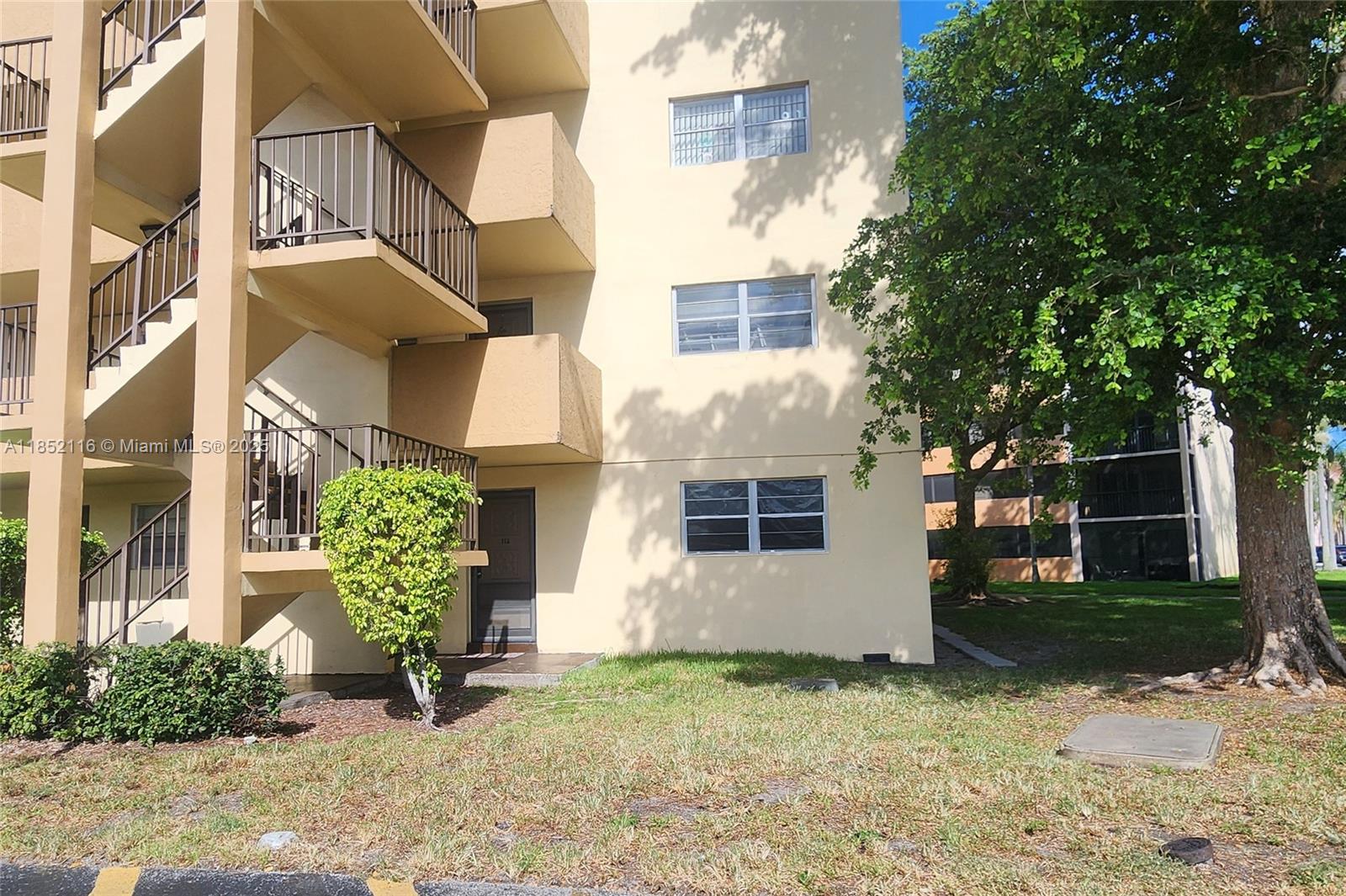 1/1 in Sunrise & Designate Parking – All Utilities Included! Good Credit Just Need a First month & security deposit
Rent includes electricity, water, cable, and internet. Tile floors, No Carpet, No Poop Corn, Move-in ready Bedroom in West Sunrise, furnished or unfurnished option, and private parking. Kitchen with refrigerator and microwave, California Closet. Laundry on each floor with a rechargeable card. Community amenities: pool, tennis courts, BBQ area. Walking distance to Nob Hill & Oakland with Publix, Banks, Gym, Bakeries, Shops, and more. Close to schools, dining, and City Hall. Easy to show – won’t last!
Good Credit Just need The First month and One Security Deposit.