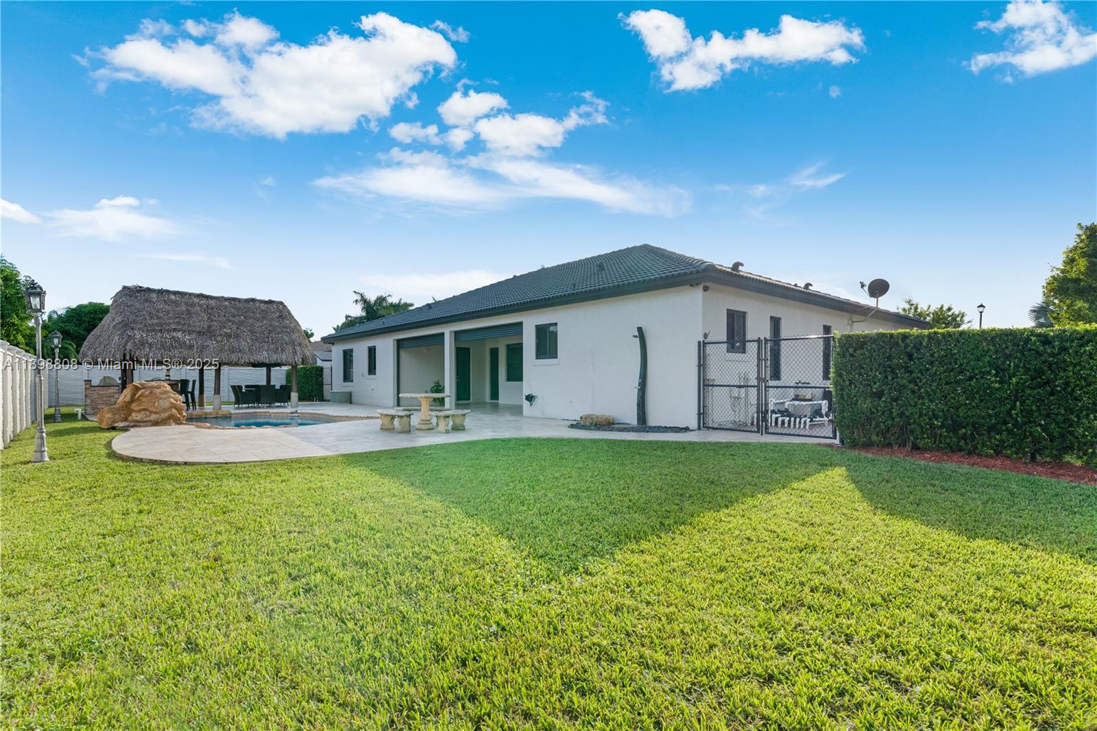 MUSTANG RANCHES - Residential