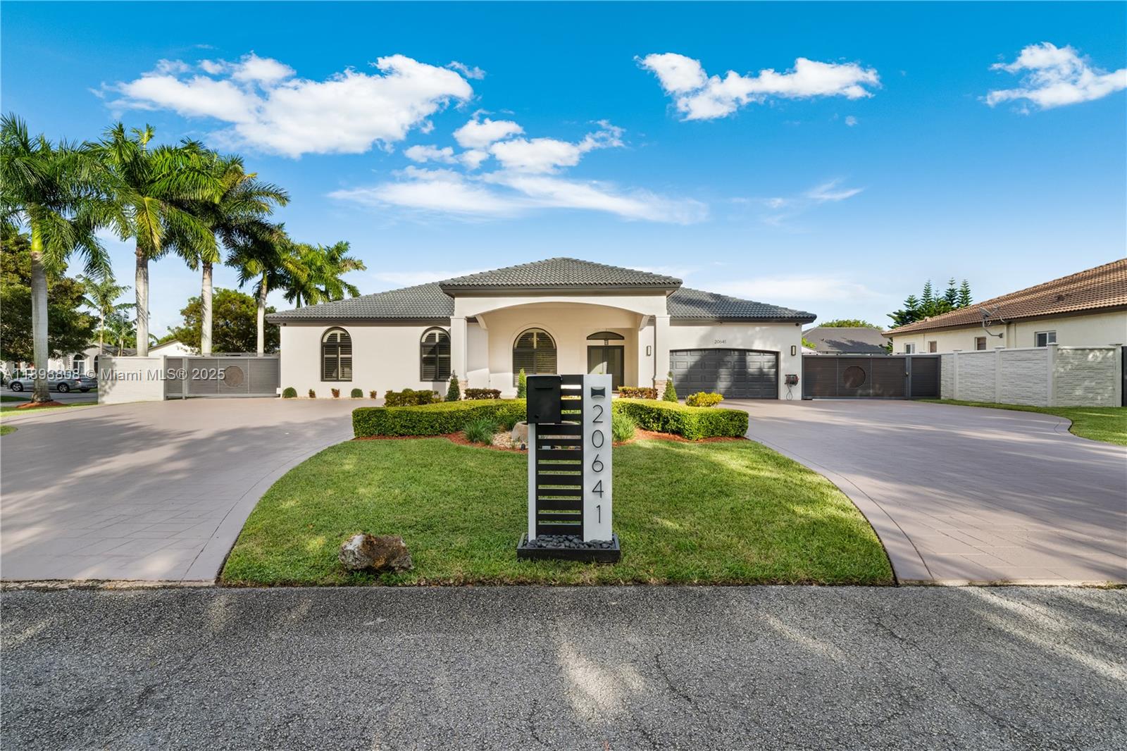 MUSTANG RANCHES - Residential