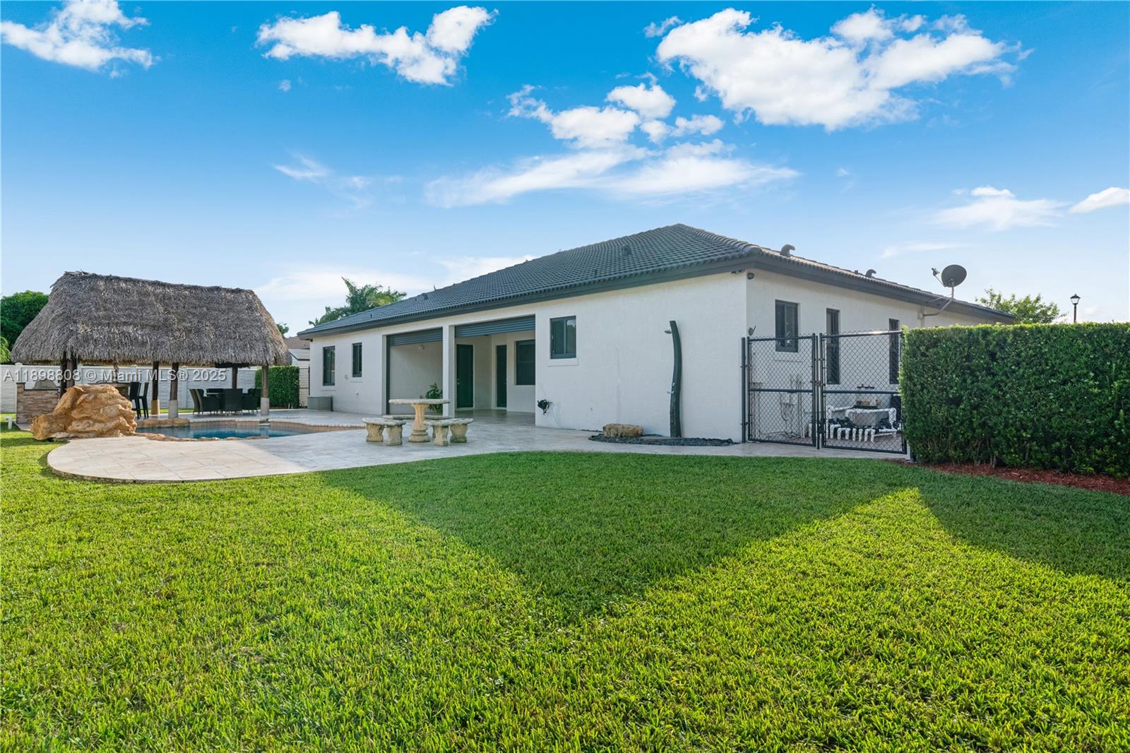 MUSTANG RANCHES - Residential