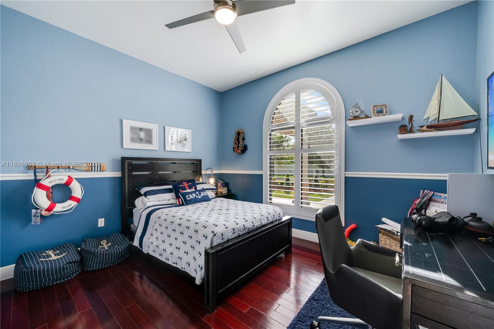 MUSTANG RANCHES - Residential