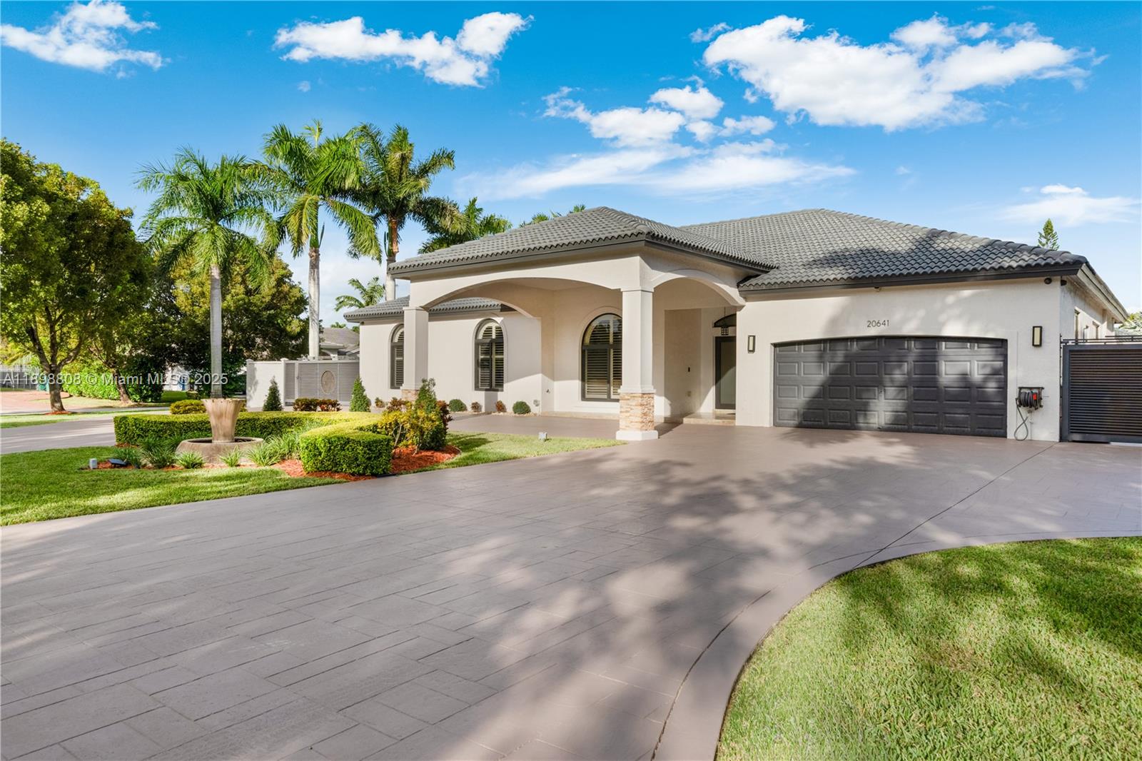 MUSTANG RANCHES - Residential