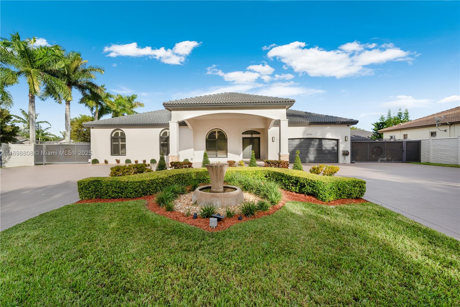 MUSTANG RANCHES - Residential