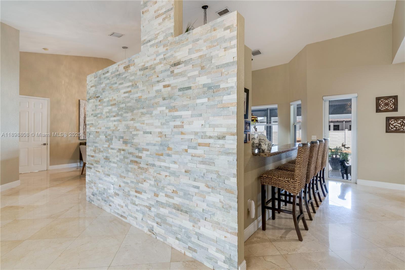 MUSTANG RANCHES - Residential