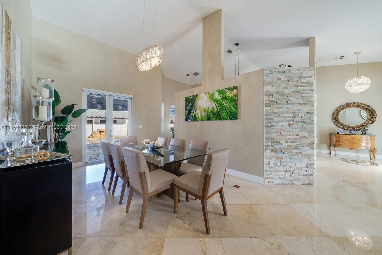 MUSTANG RANCHES - Residential