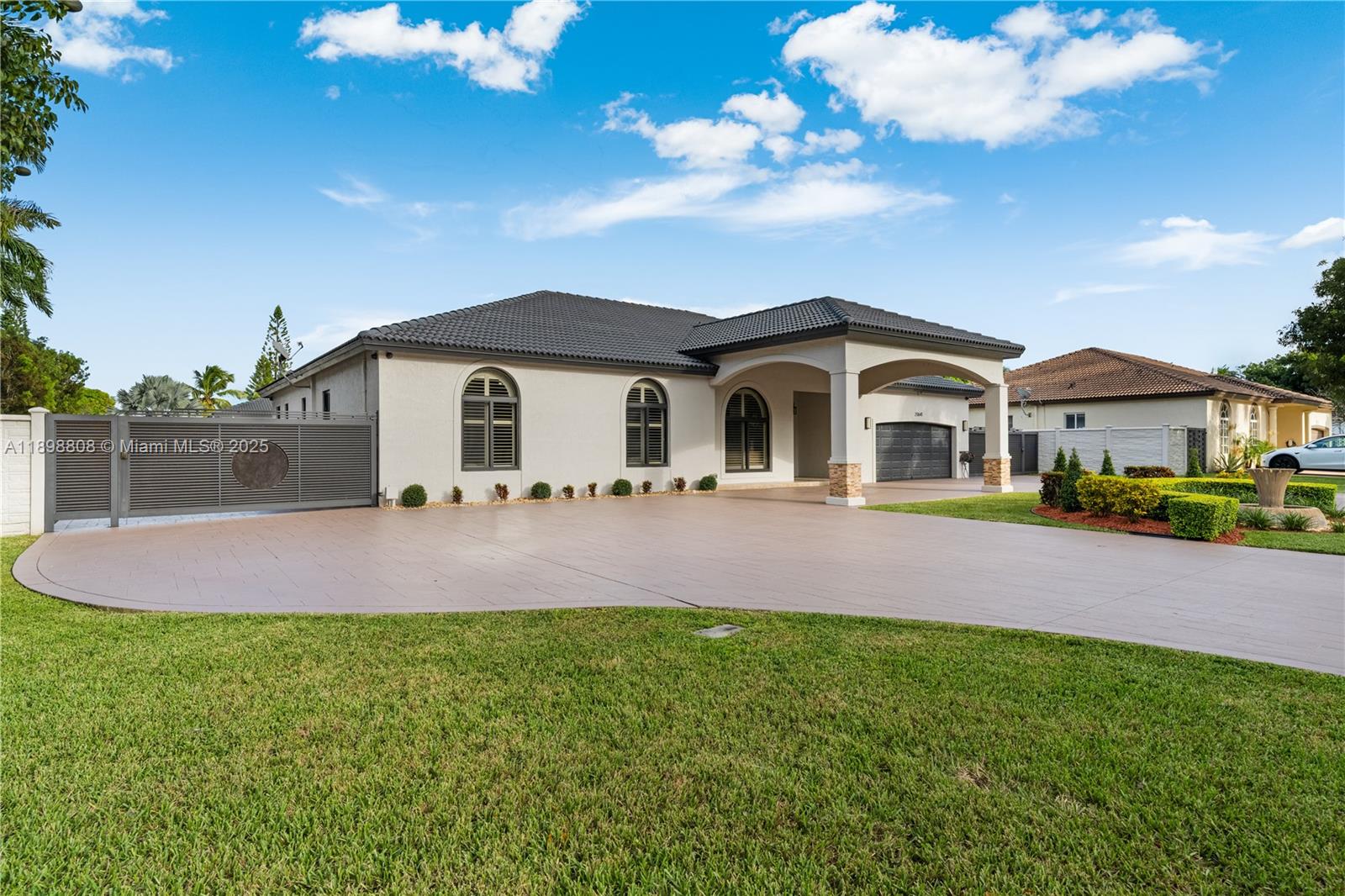 MUSTANG RANCHES - Residential