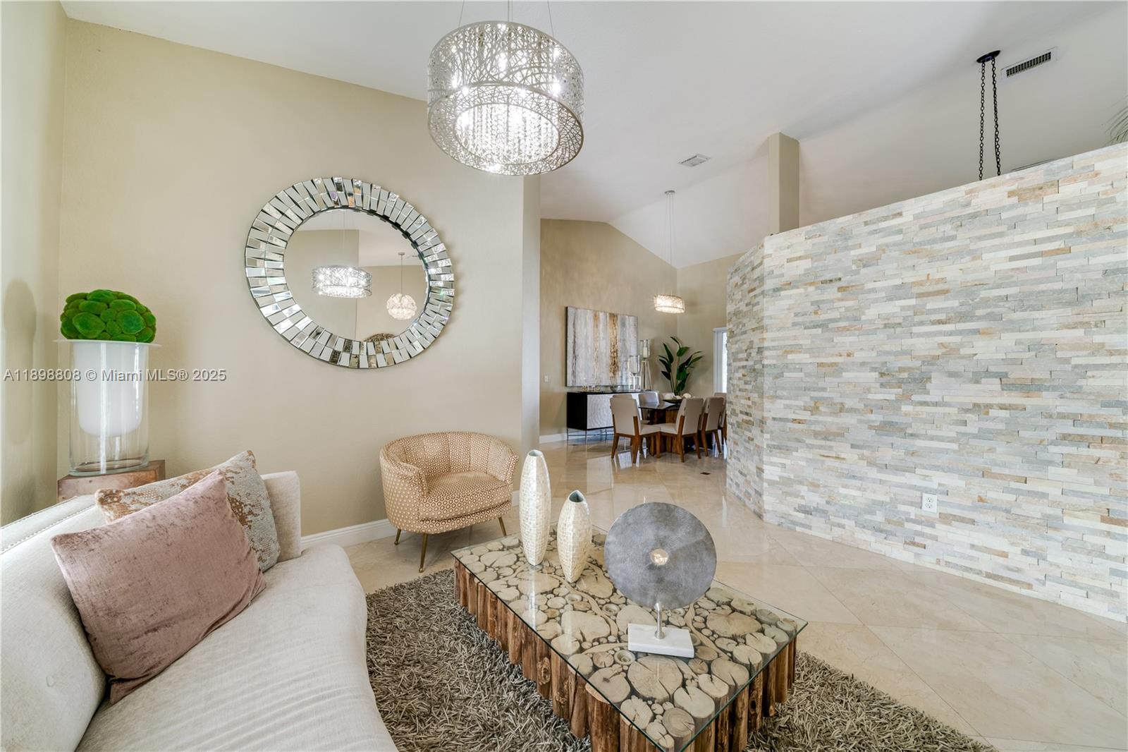 MUSTANG RANCHES - Residential