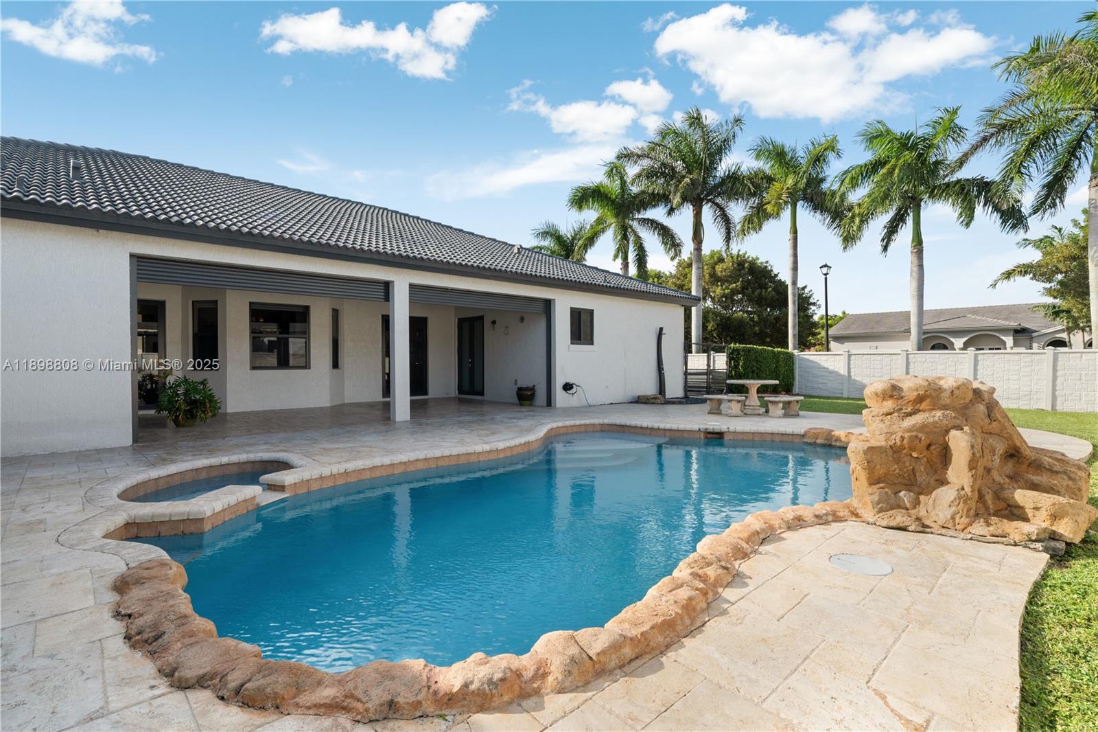 MUSTANG RANCHES - Residential