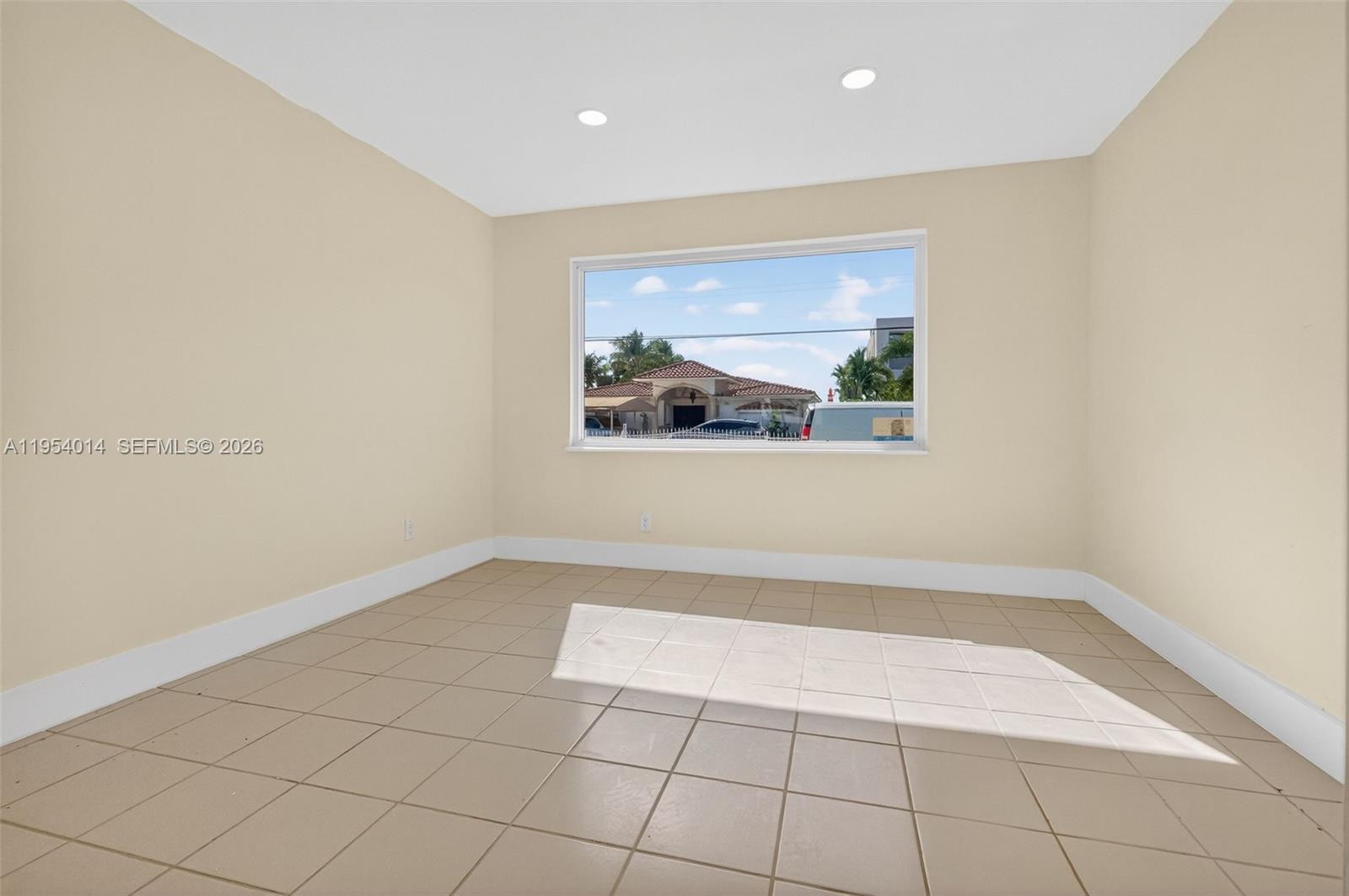 TREASURE ISLAND - Residential