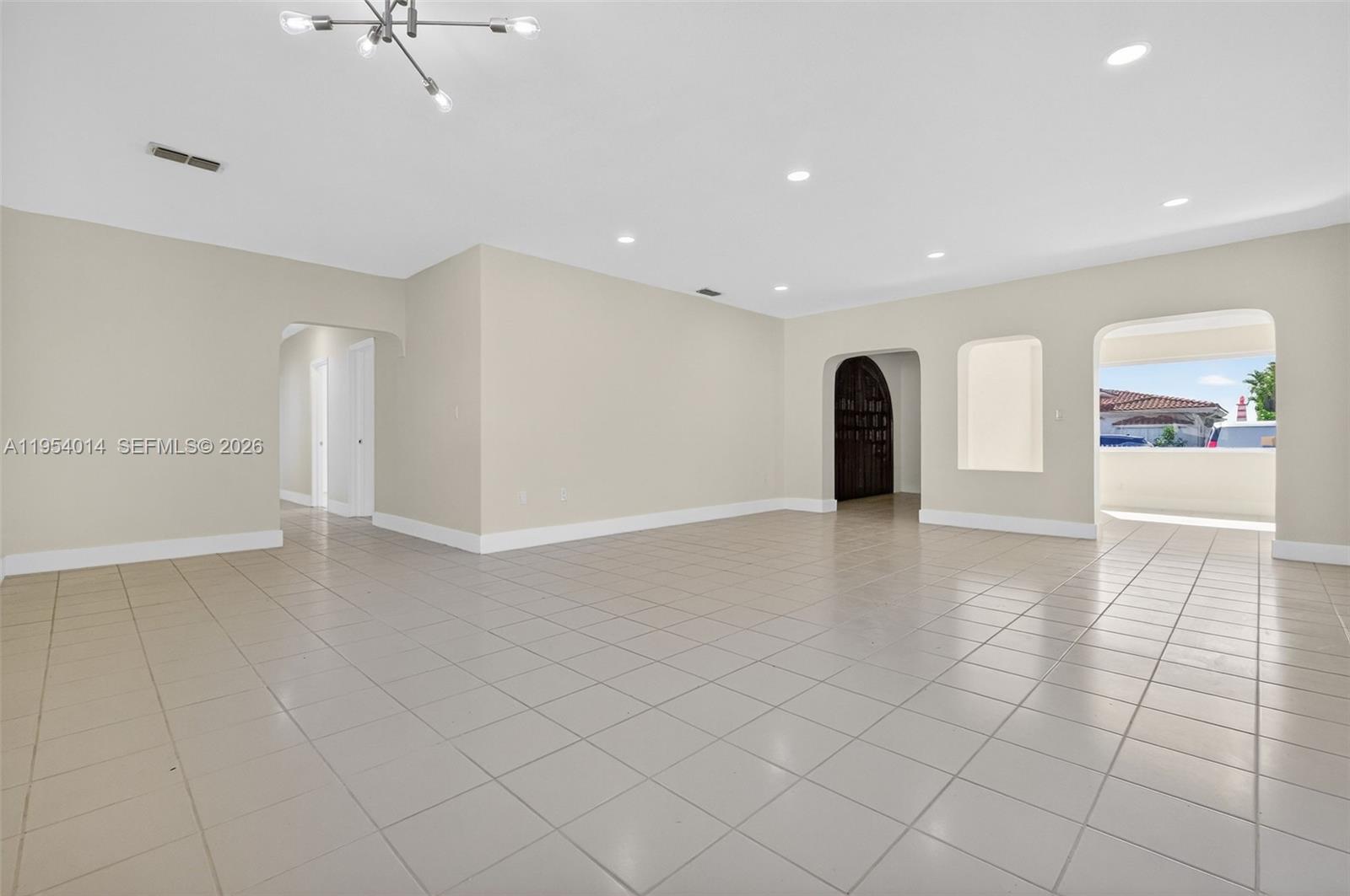 TREASURE ISLAND - Residential