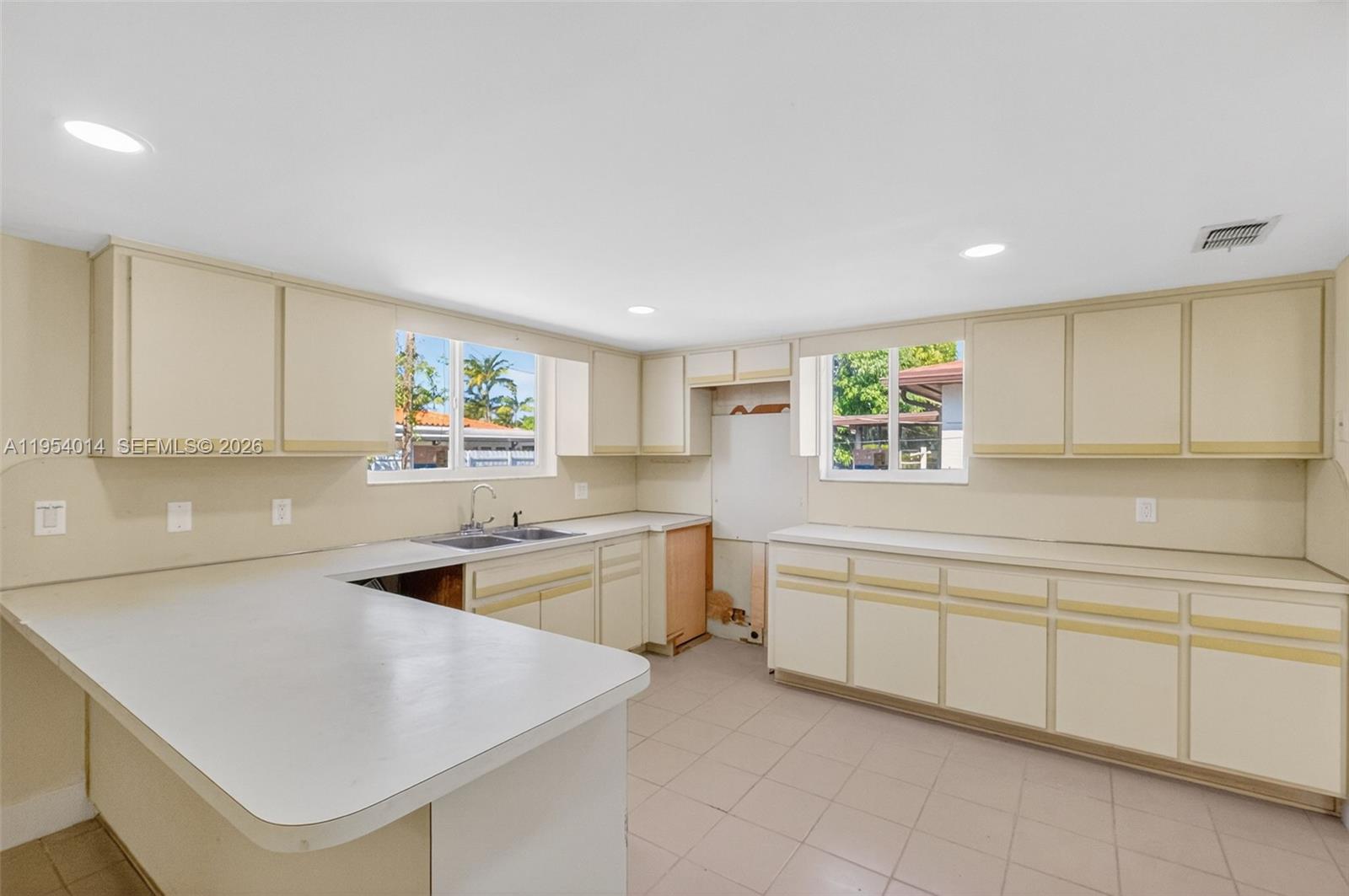 TREASURE ISLAND - Residential