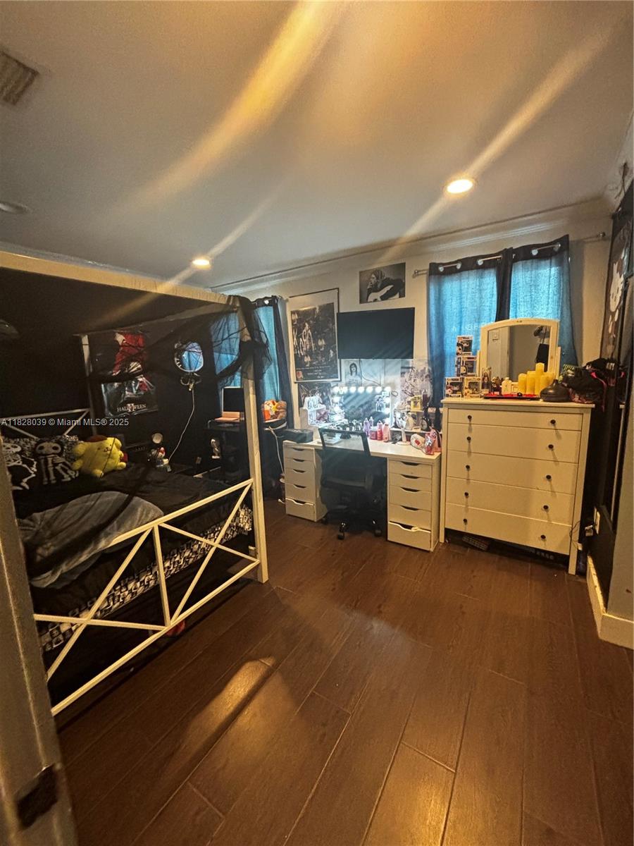 MEADOW WOOD MANOR SEC 3 - Residential