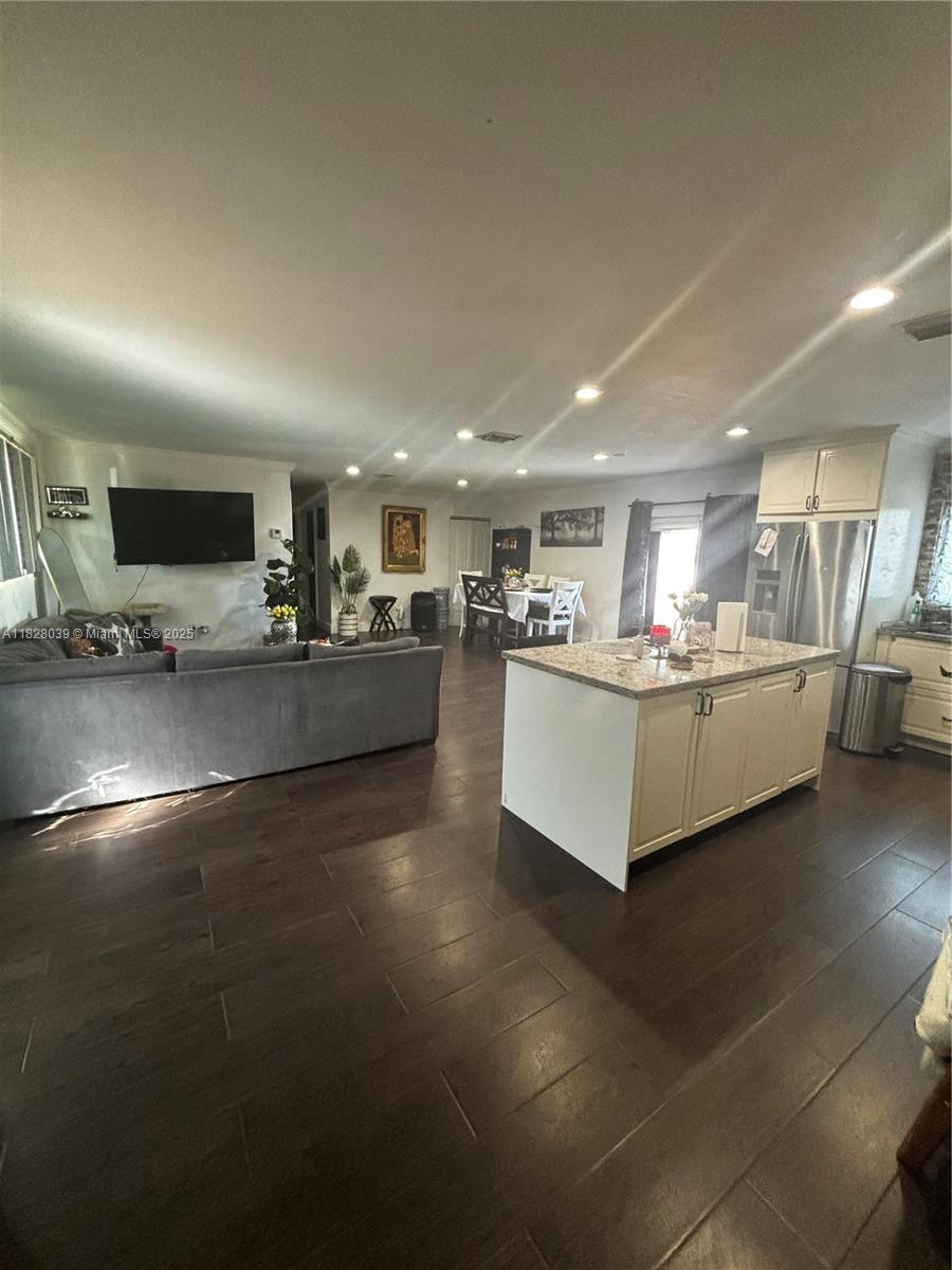 MEADOW WOOD MANOR SEC 3 - Residential