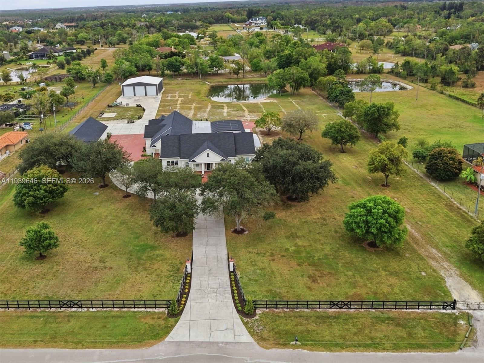 COLONIAL FARMS - Residential