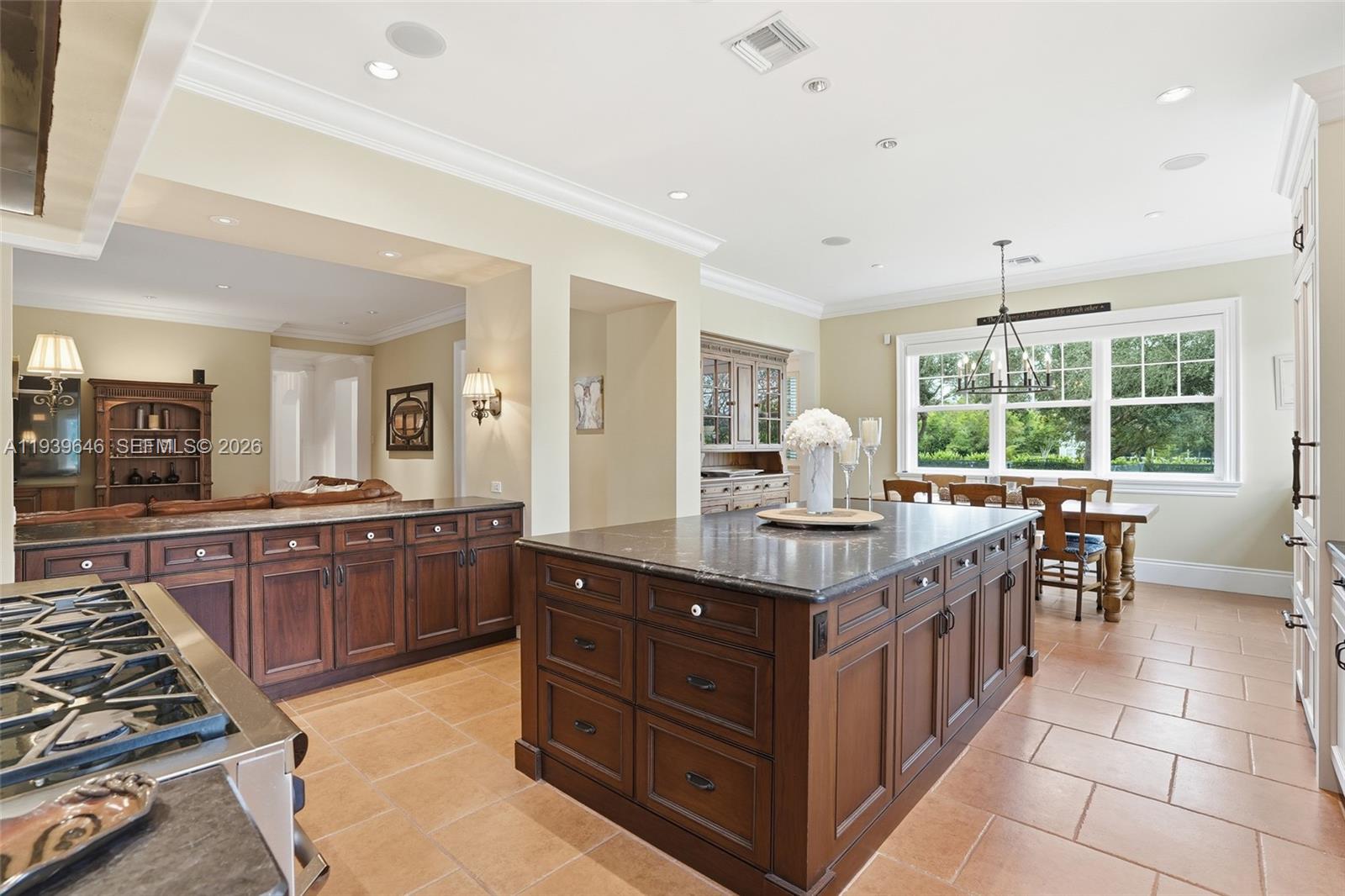 COLONIAL FARMS - Residential