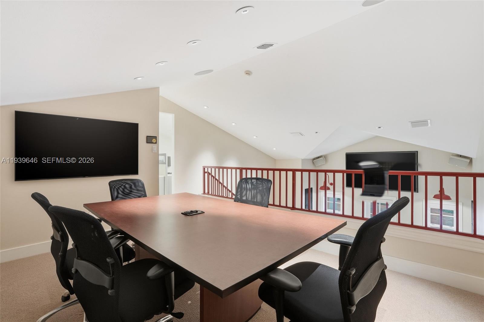 COLONIAL FARMS - Residential