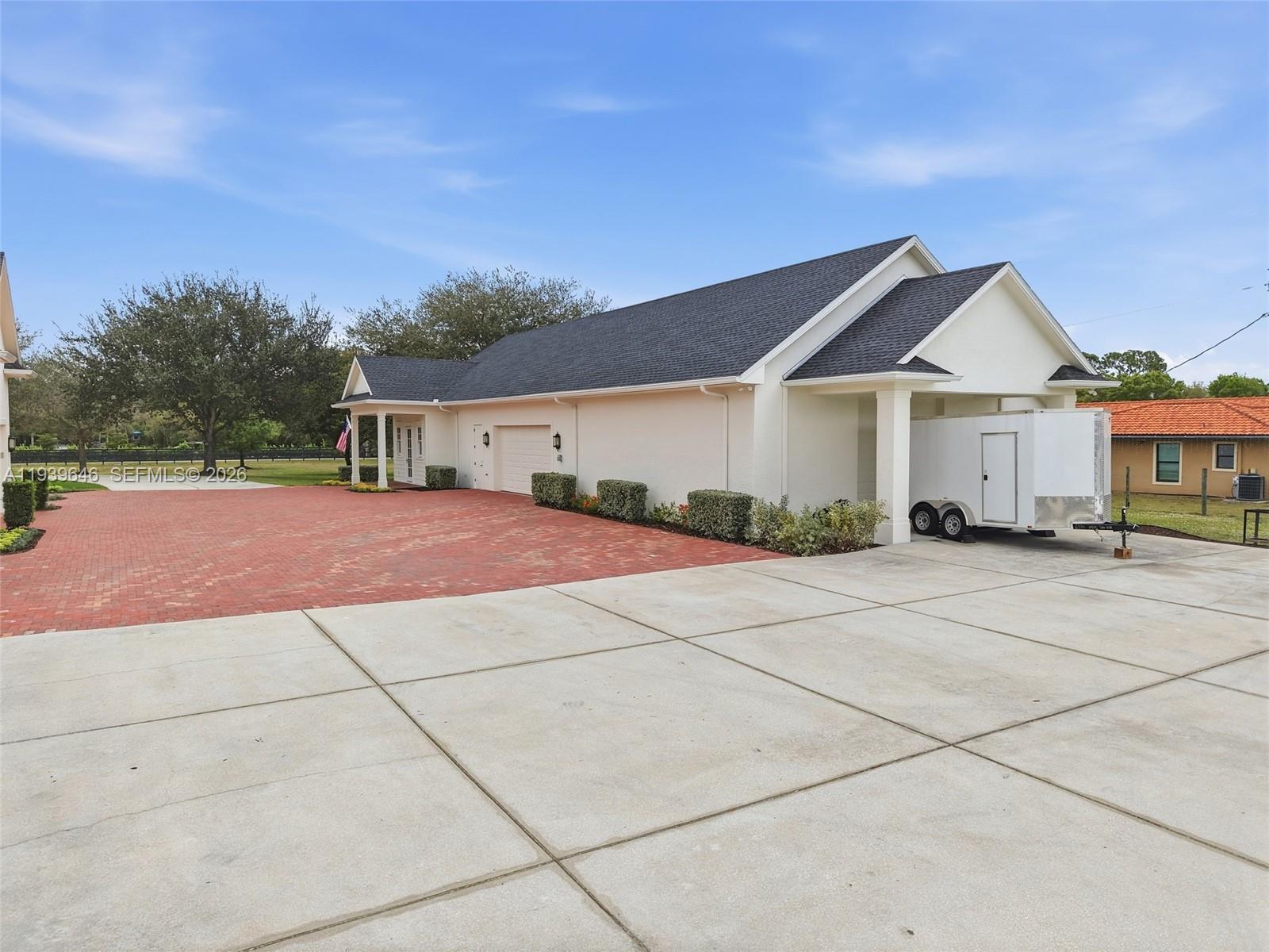 COLONIAL FARMS - Residential