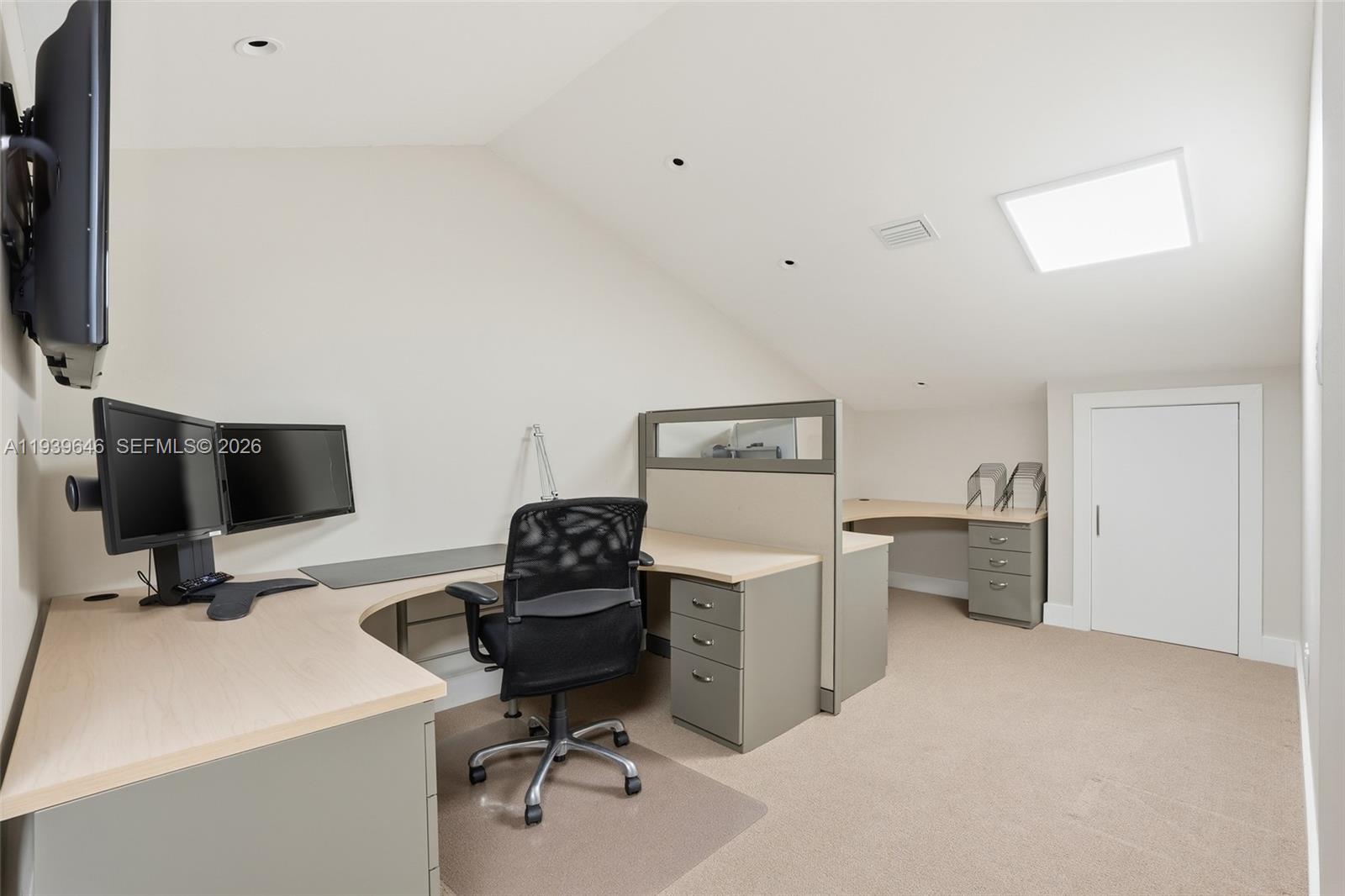 COLONIAL FARMS - Residential