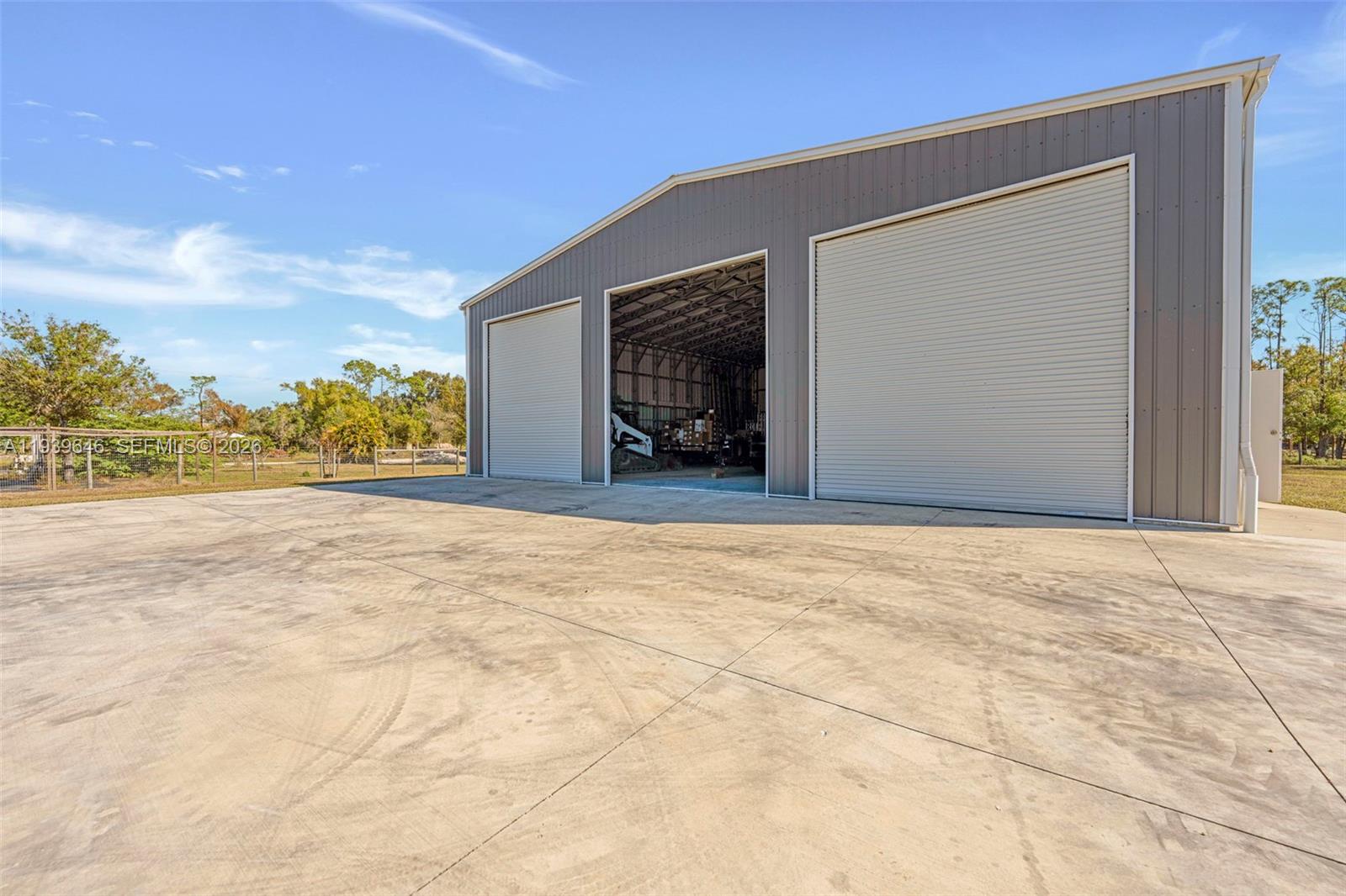 COLONIAL FARMS - Residential