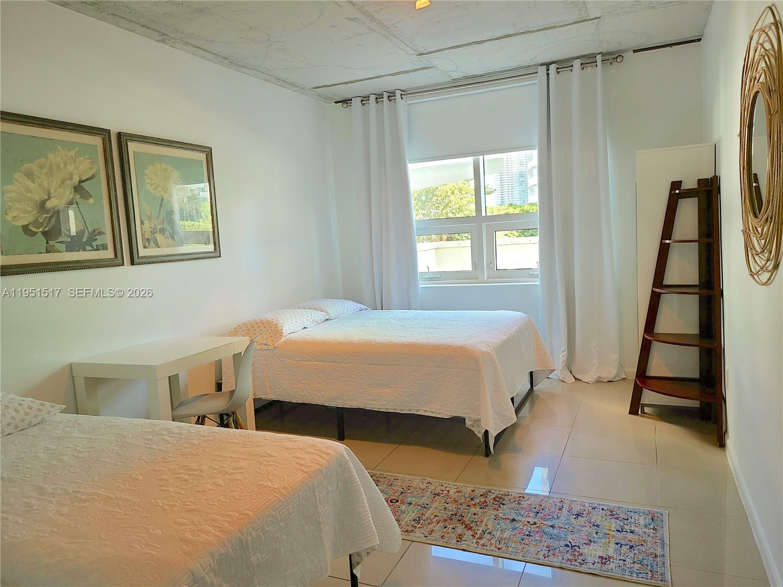 MIDBLOCK MIAMI CONDO - Residential