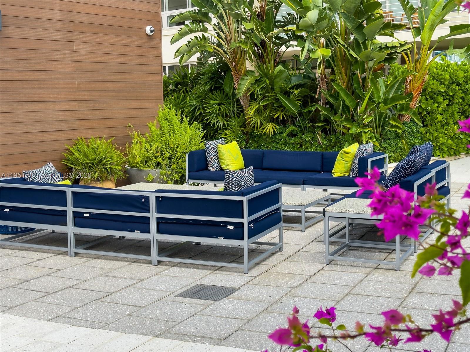 MIDBLOCK MIAMI CONDO - Residential