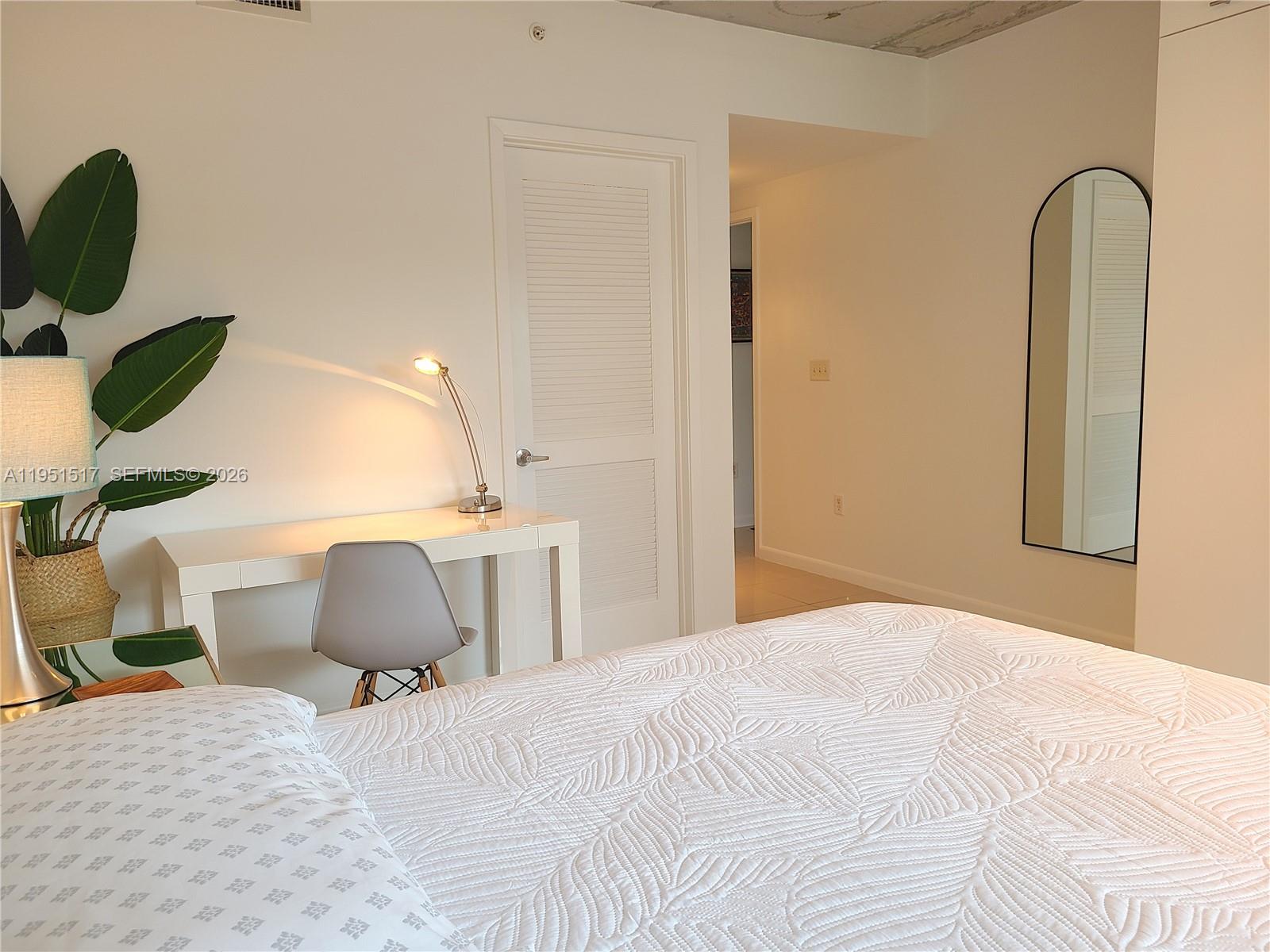 MIDBLOCK MIAMI CONDO - Residential