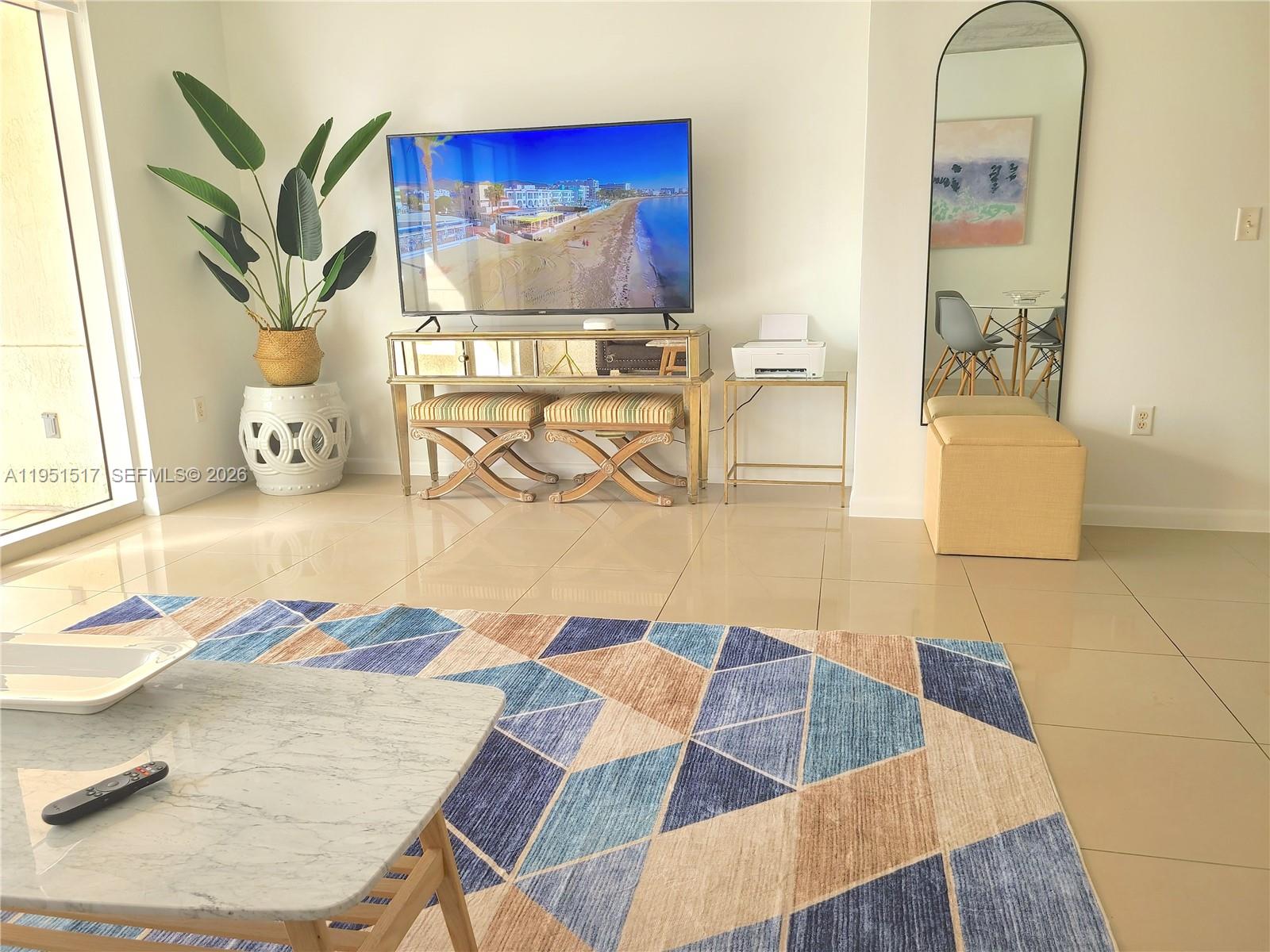 MIDBLOCK MIAMI CONDO - Residential