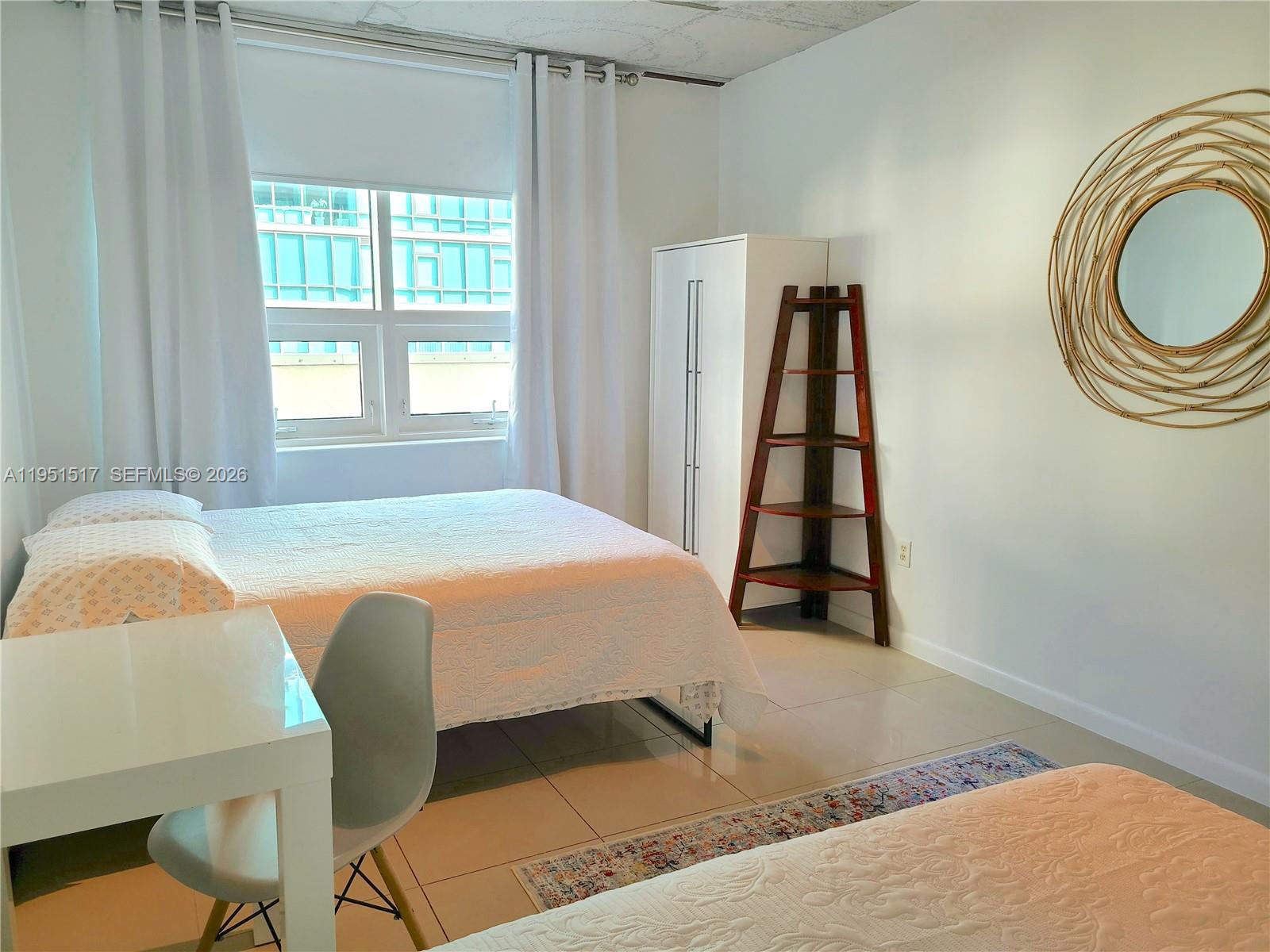 MIDBLOCK MIAMI CONDO - Residential