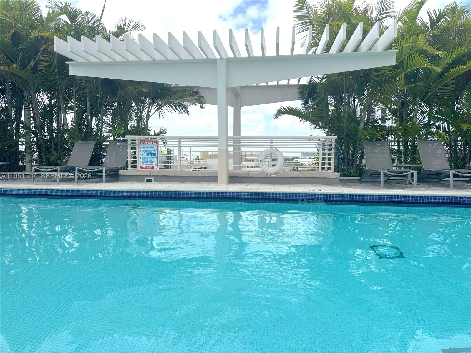 MIDBLOCK MIAMI CONDO - Residential