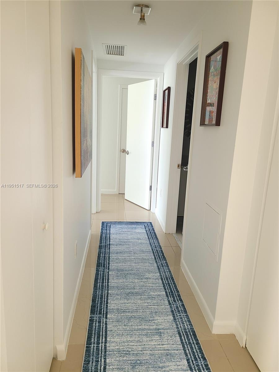 MIDBLOCK MIAMI CONDO - Residential