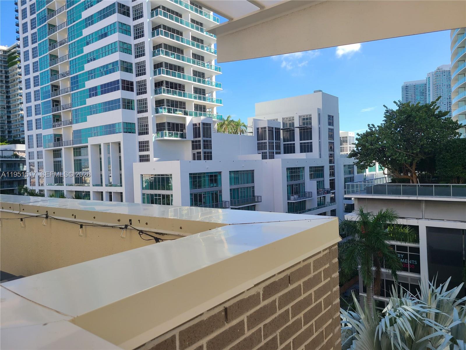 MIDBLOCK MIAMI CONDO - Residential