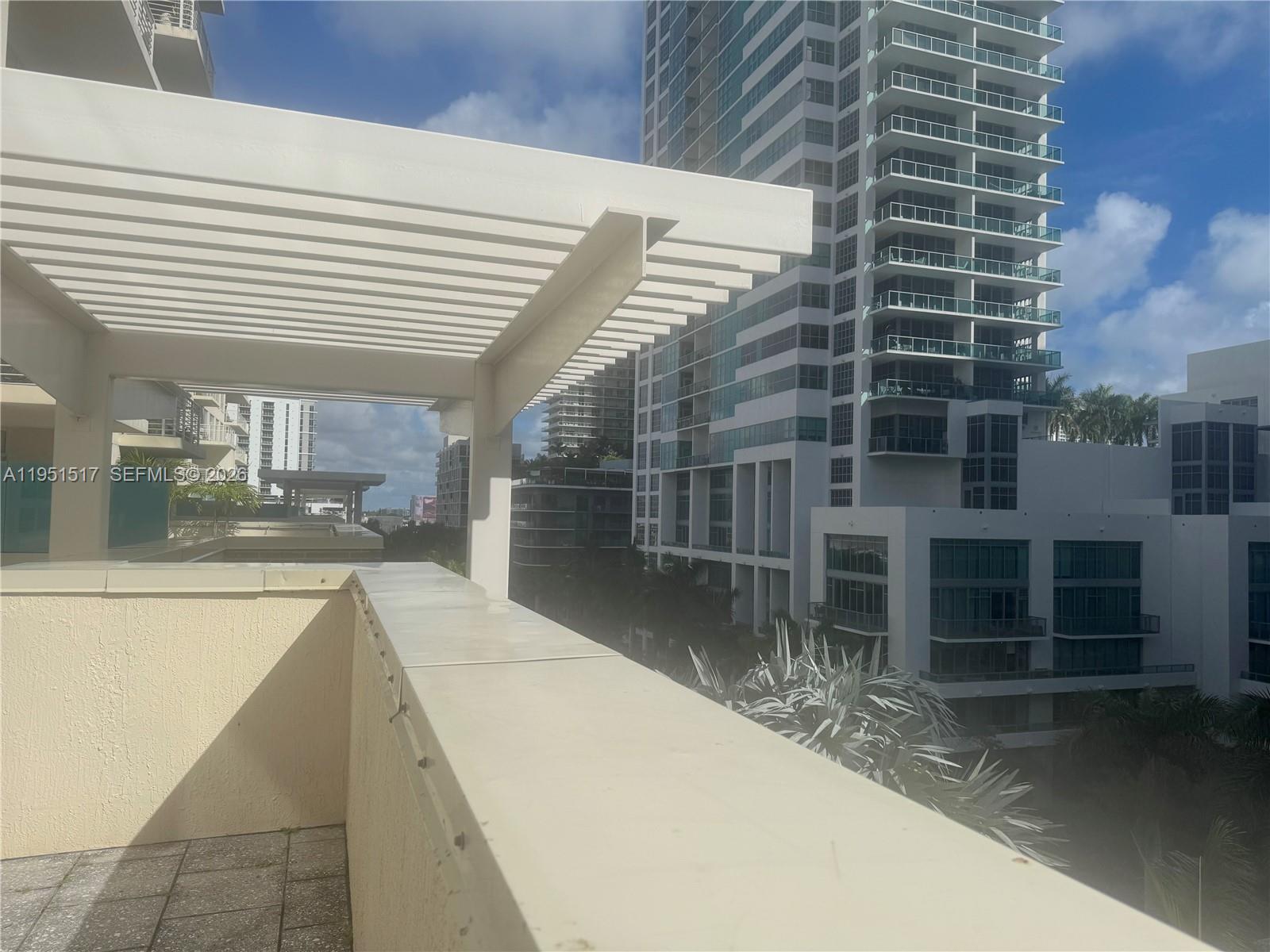 3250 NE 1st Ave 518, Miami, FL, 33137/$585,000 4 3250 NE 1st Ave 518