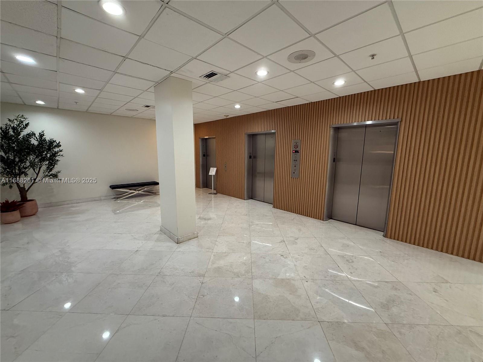 COMMODORE PLAZA CONDO - Residential