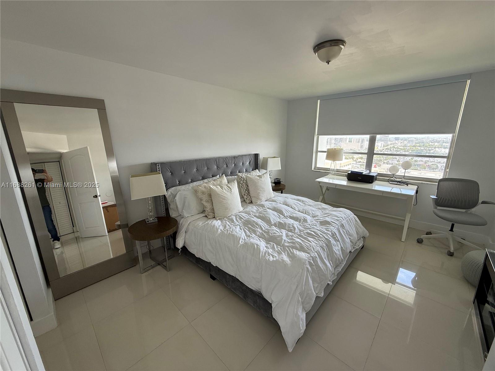 COMMODORE PLAZA CONDO - Residential