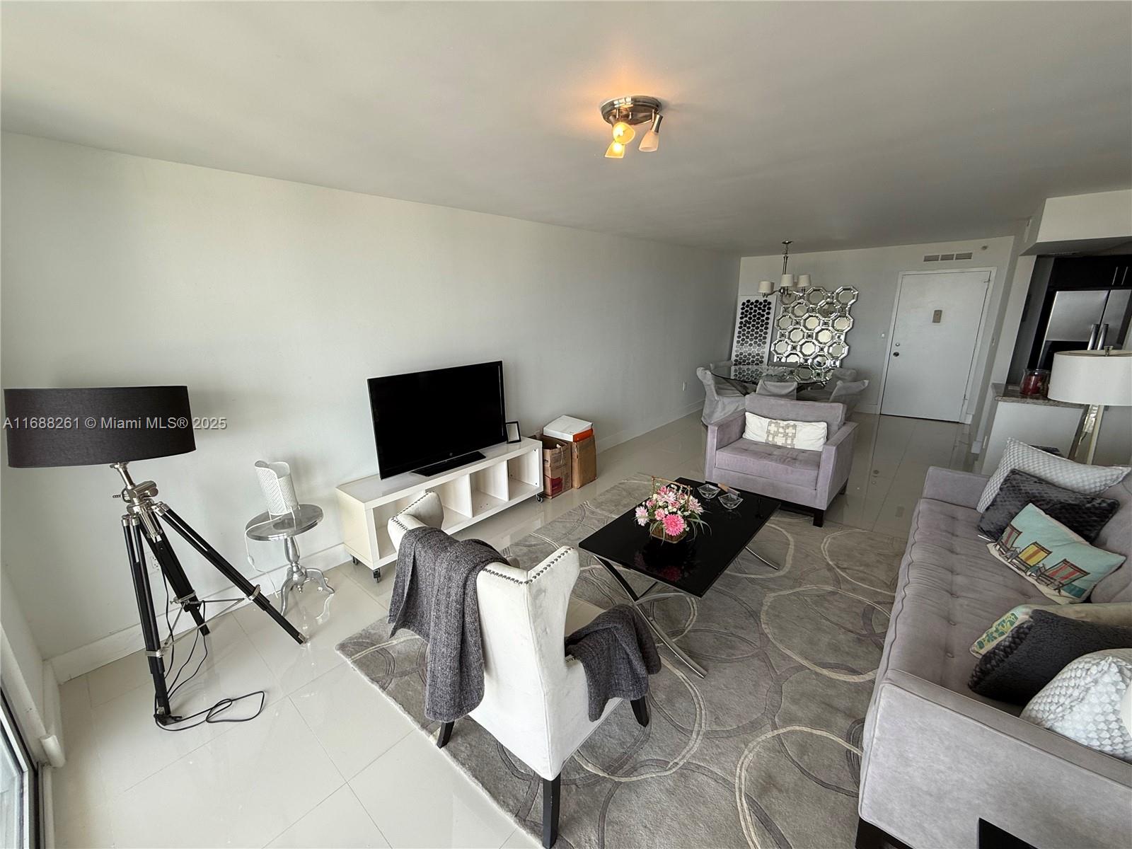 COMMODORE PLAZA CONDO - Residential