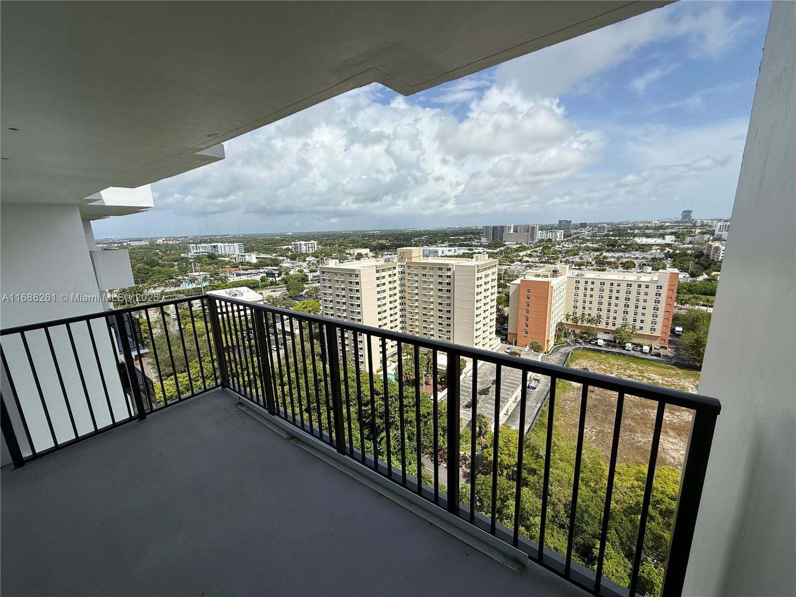 COMMODORE PLAZA CONDO - Residential