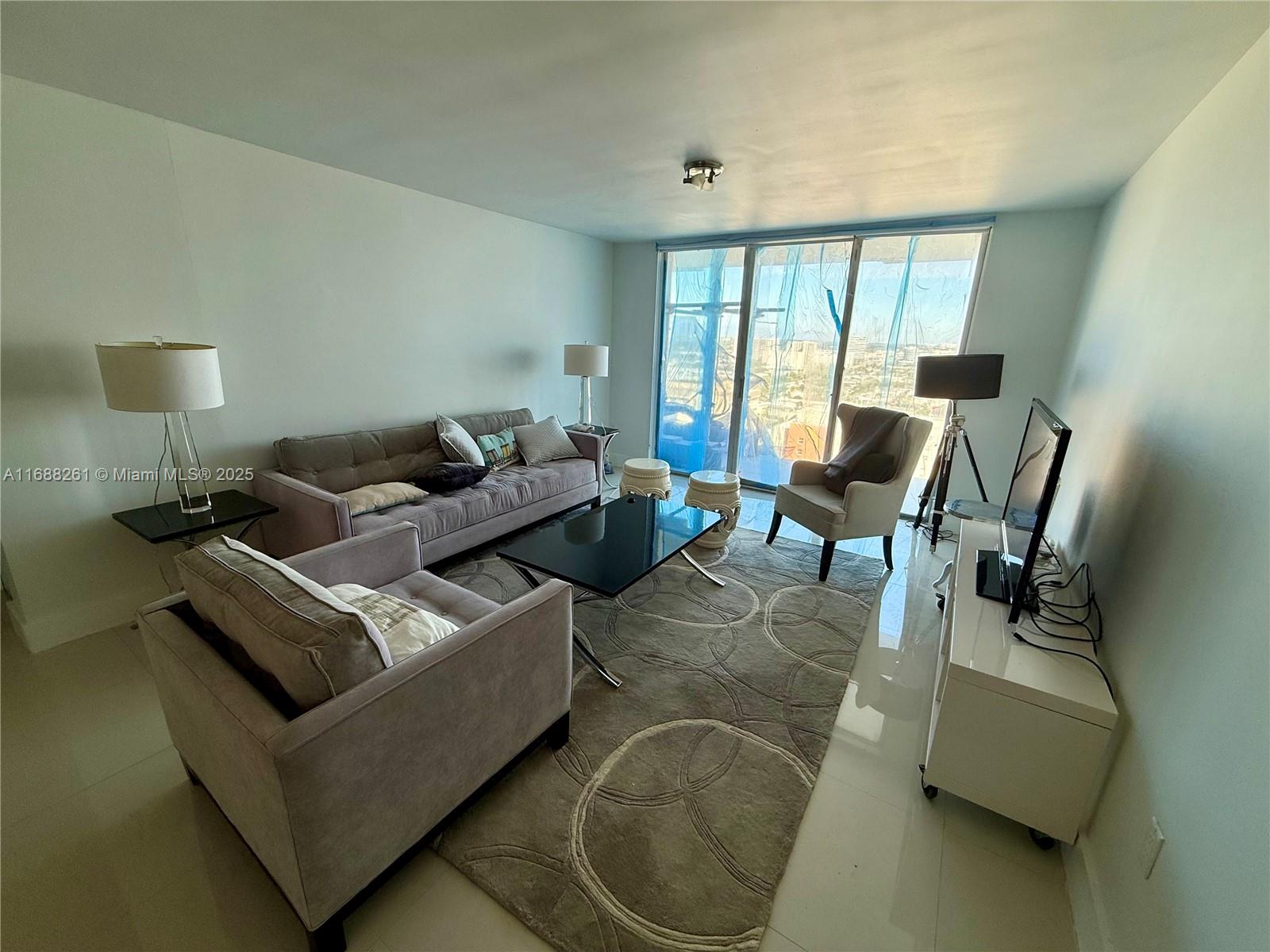 Property for Sale at 2780 Ne 183rd St 2107, Aventura, Miami-Dade County, Florida - Bedrooms: 2 
Bathrooms: 2  - $280,000