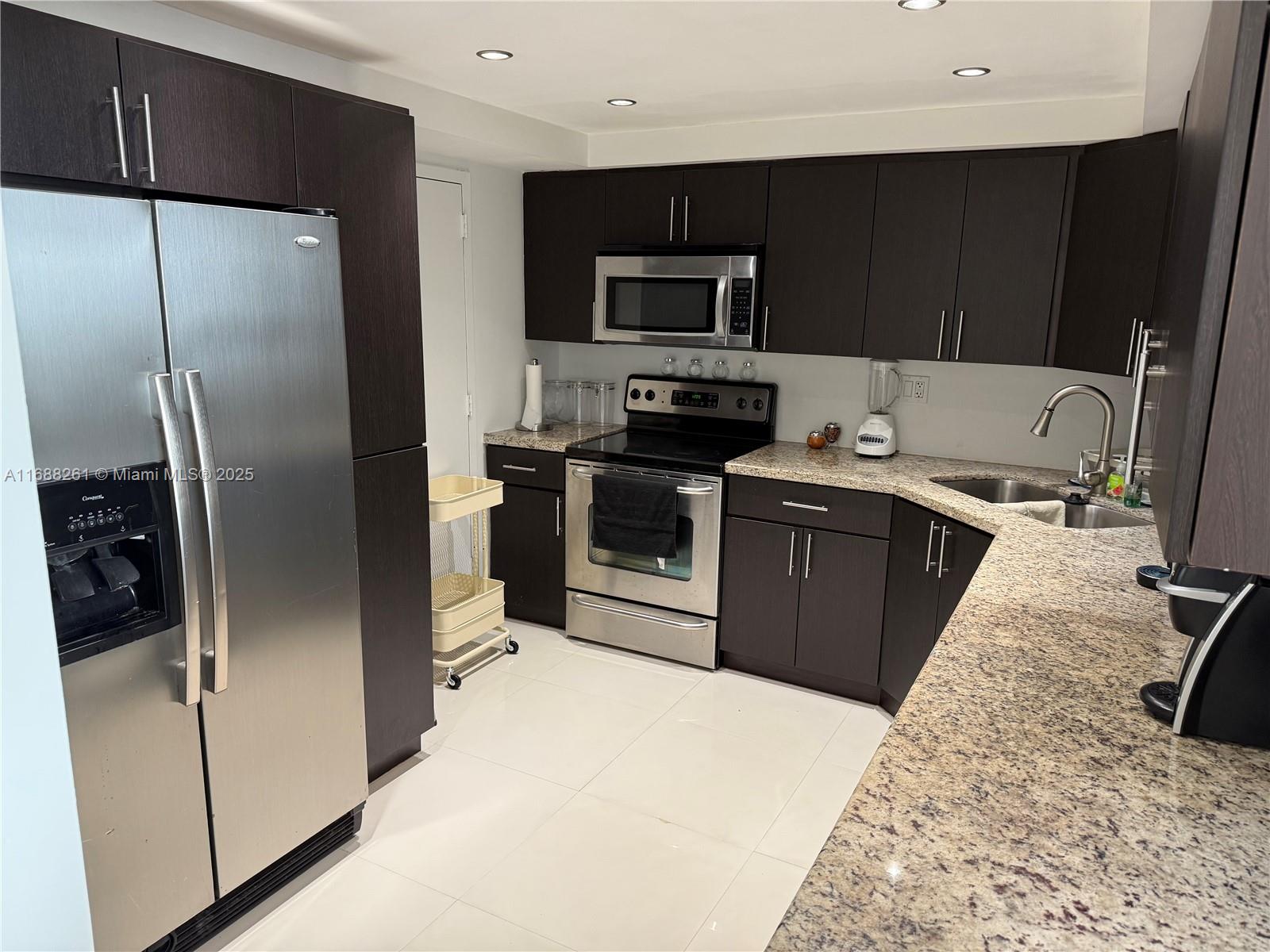 COMMODORE PLAZA CONDO - Residential