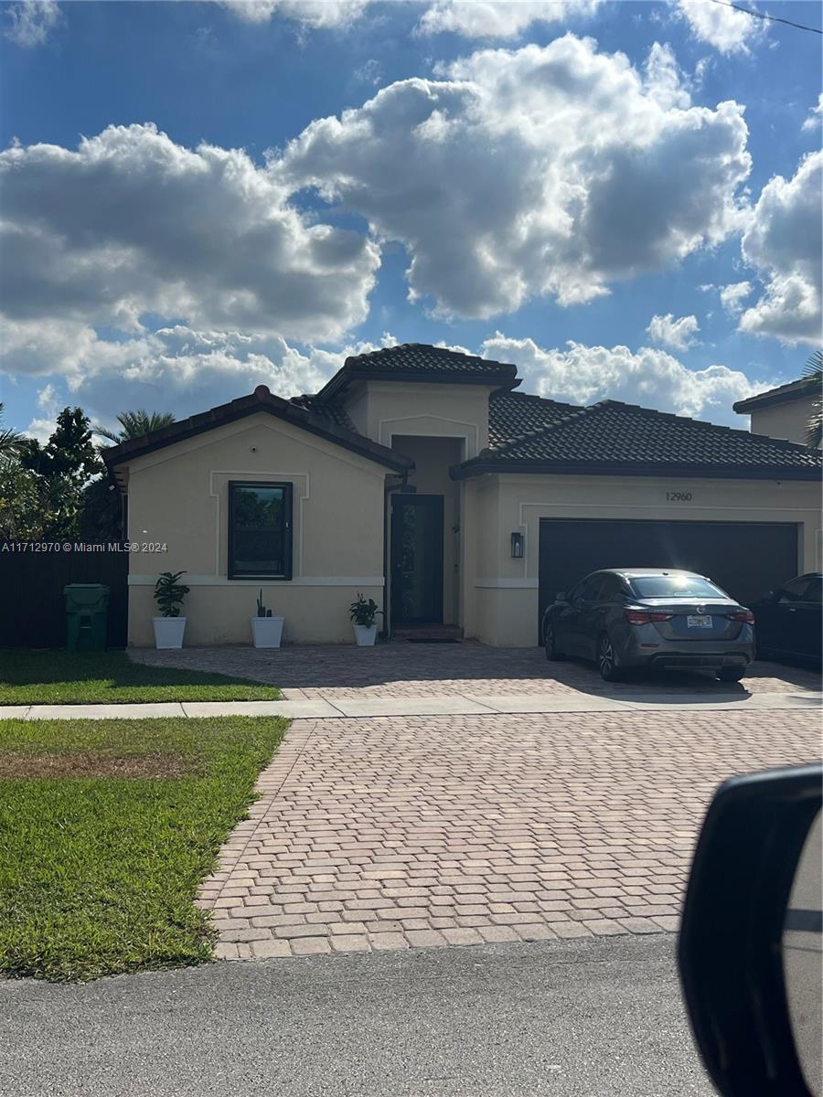 Rental Property at 12960 Sw 280th St 1, Homestead, Miami-Dade County, Florida - Bedrooms: 1 
Bathrooms: 1  - $1,400 MO.
