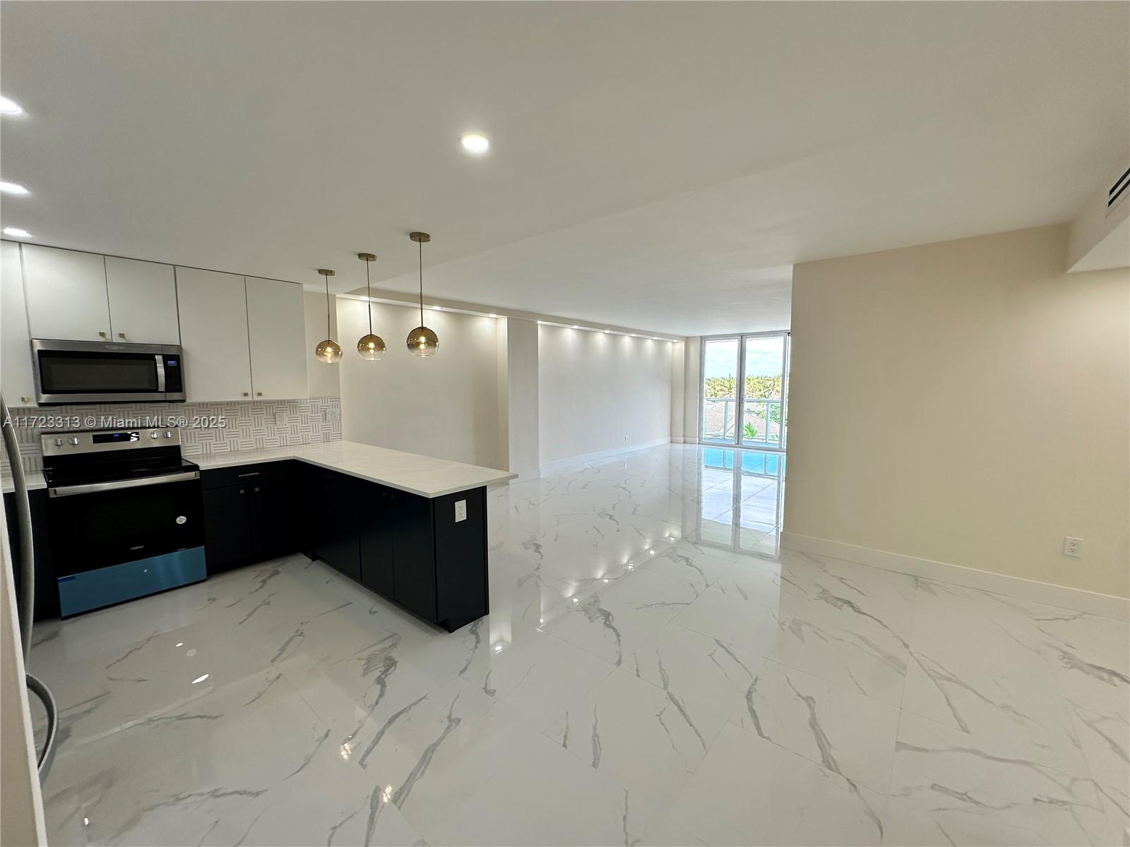 Rental Property at 19380 Collins Ave 518, Sunny Isles Beach, Miami-Dade County, Florida - Bedrooms: 3 
Bathrooms: 2  - $4,100 MO.
