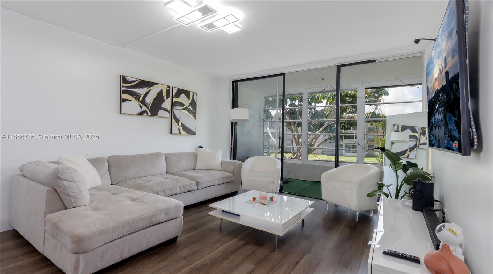 SANDS POINT CONDOMINIUM I - Residential